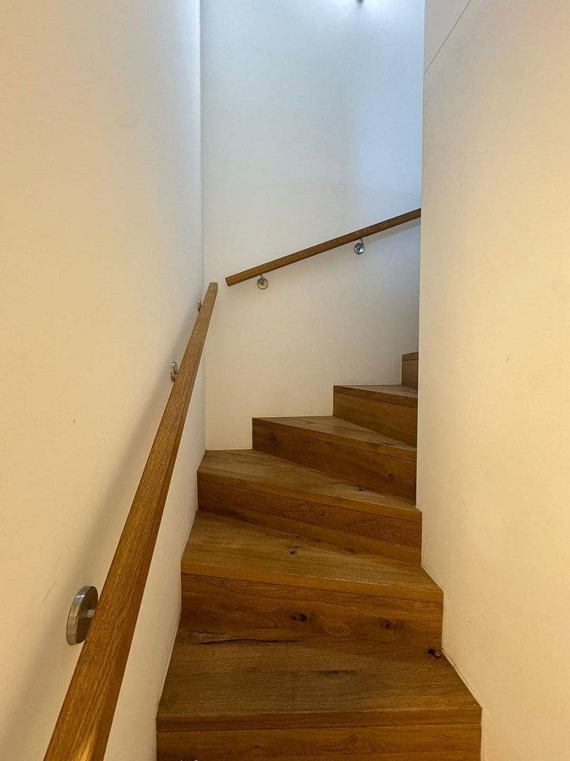 Prenájom bytu 2-izbový 79 m², Karwinskistr., 61, München, Bavorsko Prenájom bytu 2-izbový 79 m², Karwinskistr., 61, München, Bavorsko