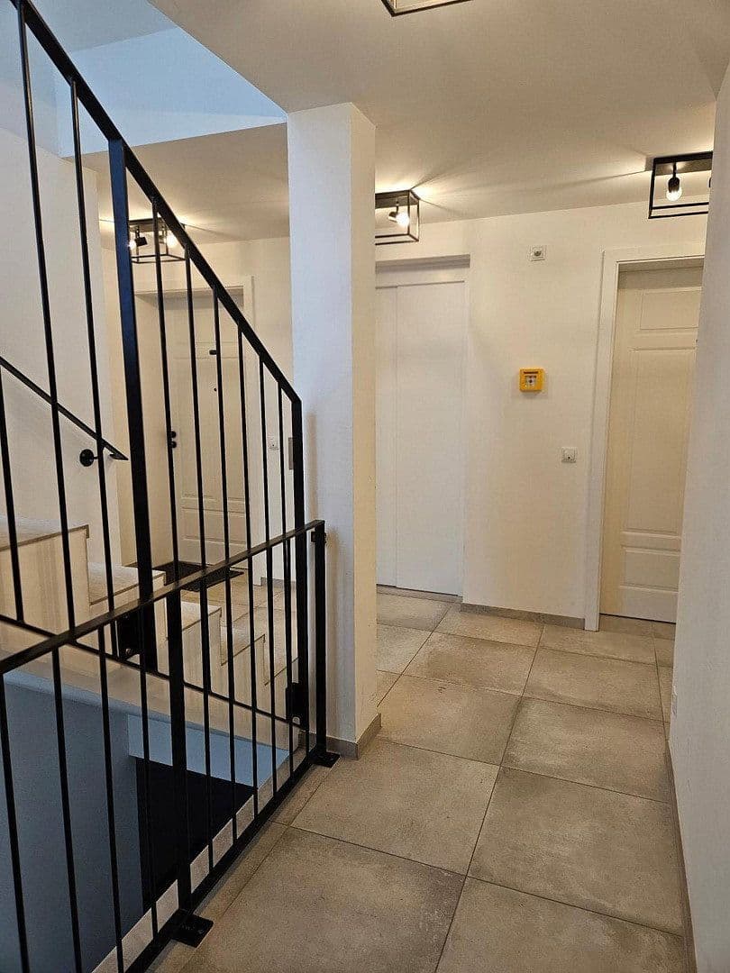 Prenájom bytu 2-izbový 79 m², Karwinskistr., 61, München, Bavorsko Prenájom bytu 2-izbový 79 m², Karwinskistr., 61, München, Bavorsko