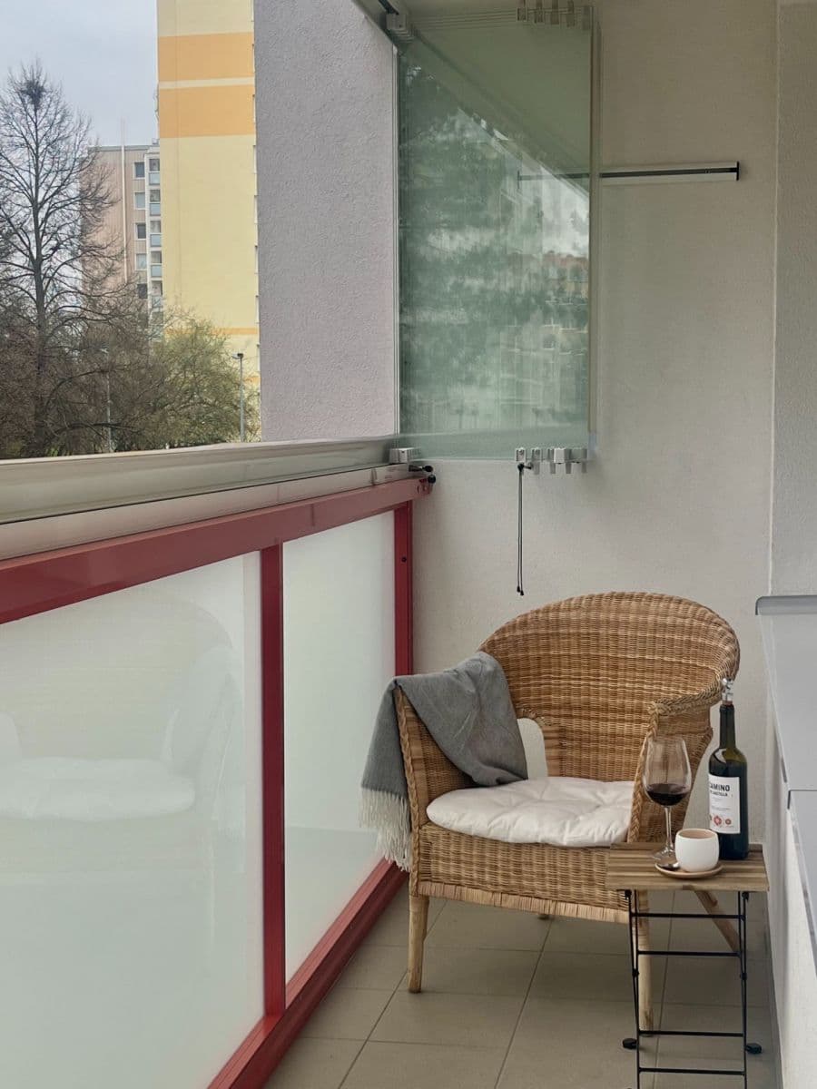 Prenájom bytu 4-izbový 68 m², Tobrucká, Praha, Praha Prenájom bytu 4-izbový 68 m², Tobrucká, Praha, Praha