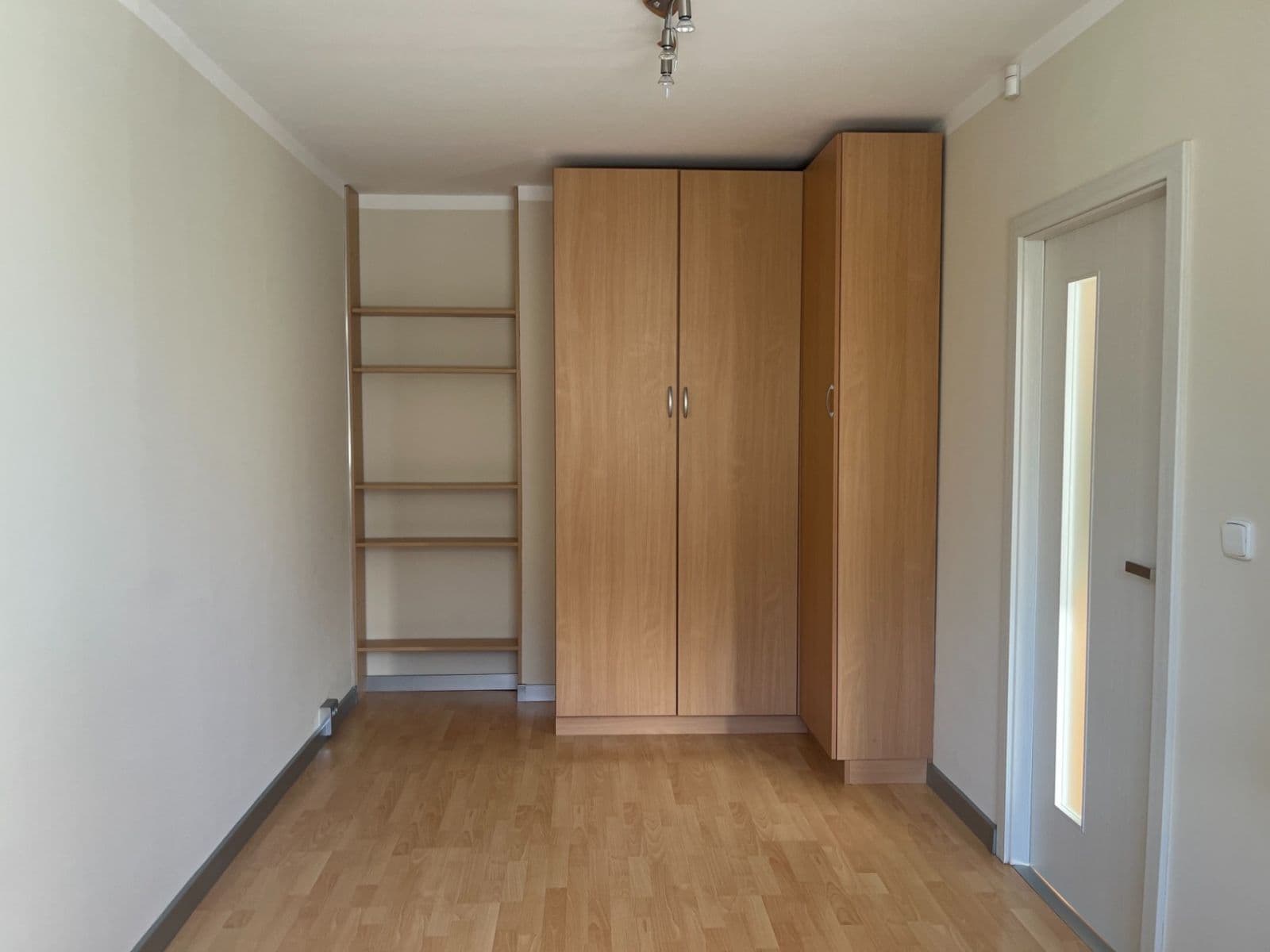 Prenájom bytu 4-izbový 68 m², Tobrucká, Praha, Praha Prenájom bytu 4-izbový 68 m², Tobrucká, Praha, Praha