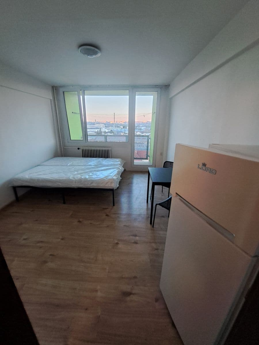 Prenájom bytu 1-izbový 25 m², Vrážská, Praha, Praha Prenájom bytu 1-izbový 25 m², Vrážská, Praha, Praha