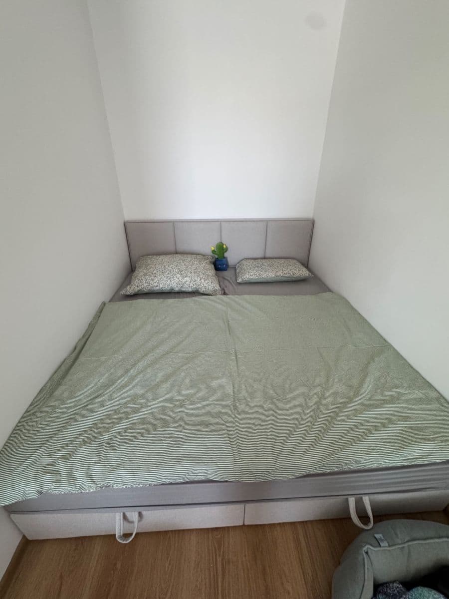 Prenájom bytu 1-izbový 32 m², Uherova, Chýně, Středočeský kraj Prenájom bytu 1-izbový 32 m², Uherova, Chýně, Středočeský kraj