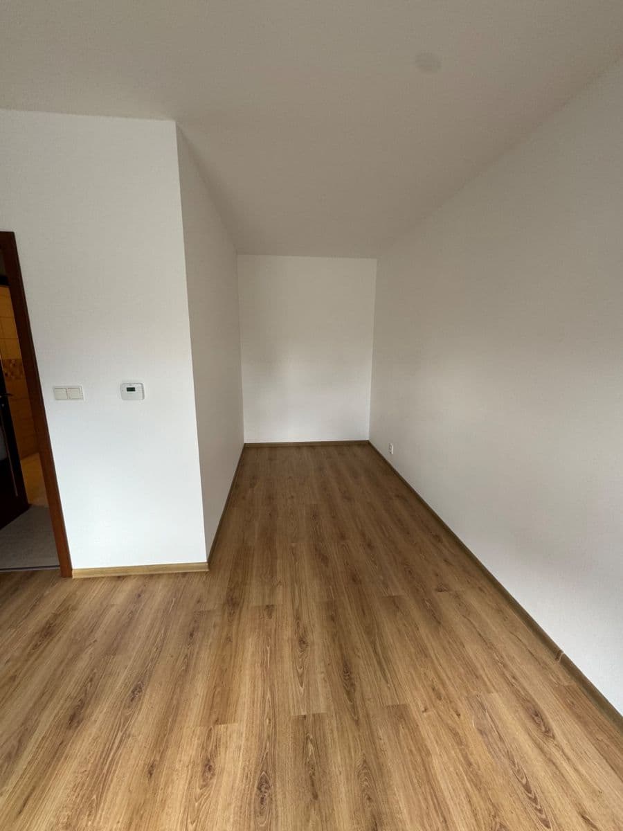 Prenájom bytu 1-izbový 32 m², Uherova, Chýně, Středočeský kraj Prenájom bytu 1-izbový 32 m², Uherova, Chýně, Středočeský kraj