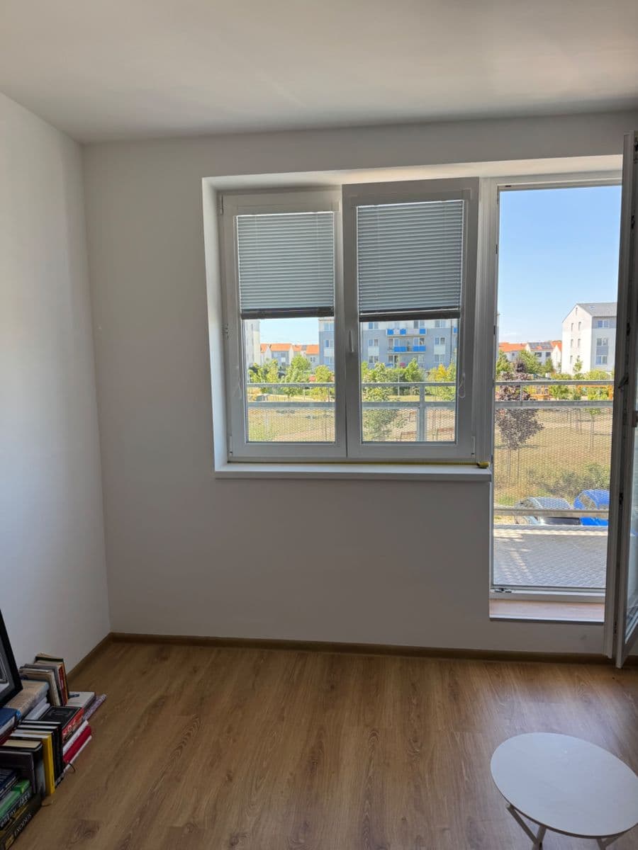 Prenájom bytu 1-izbový 32 m², Uherova, Chýně, Středočeský kraj Prenájom bytu 1-izbový 32 m², Uherova, Chýně, Středočeský kraj