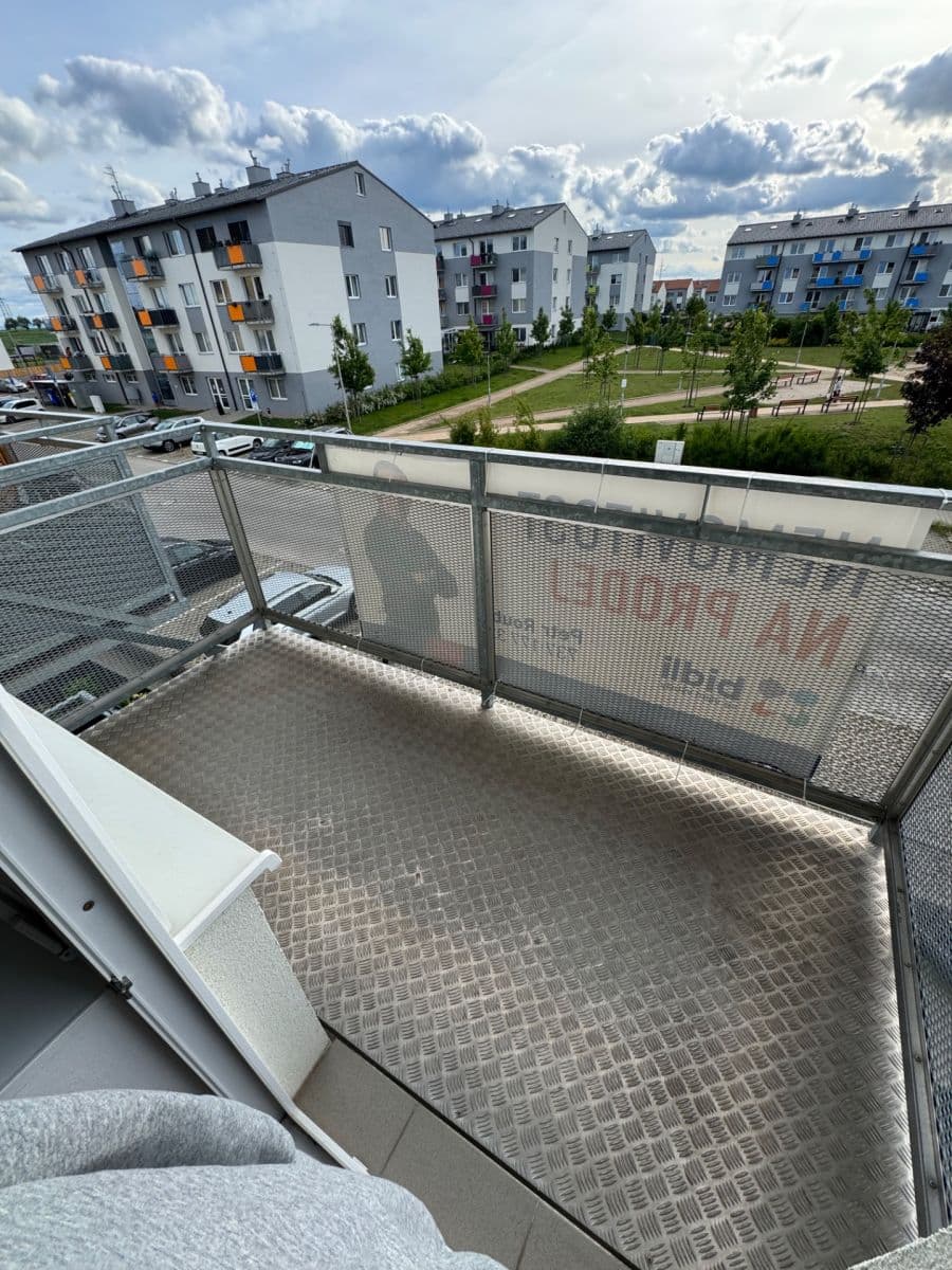 Prenájom bytu 1-izbový 32 m², Uherova, Chýně, Středočeský kraj Prenájom bytu 1-izbový 32 m², Uherova, Chýně, Středočeský kraj