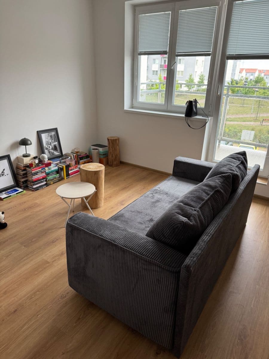 Prenájom bytu 1-izbový 32 m², Uherova, Chýně, Středočeský kraj Prenájom bytu 1-izbový 32 m², Uherova, Chýně, Středočeský kraj