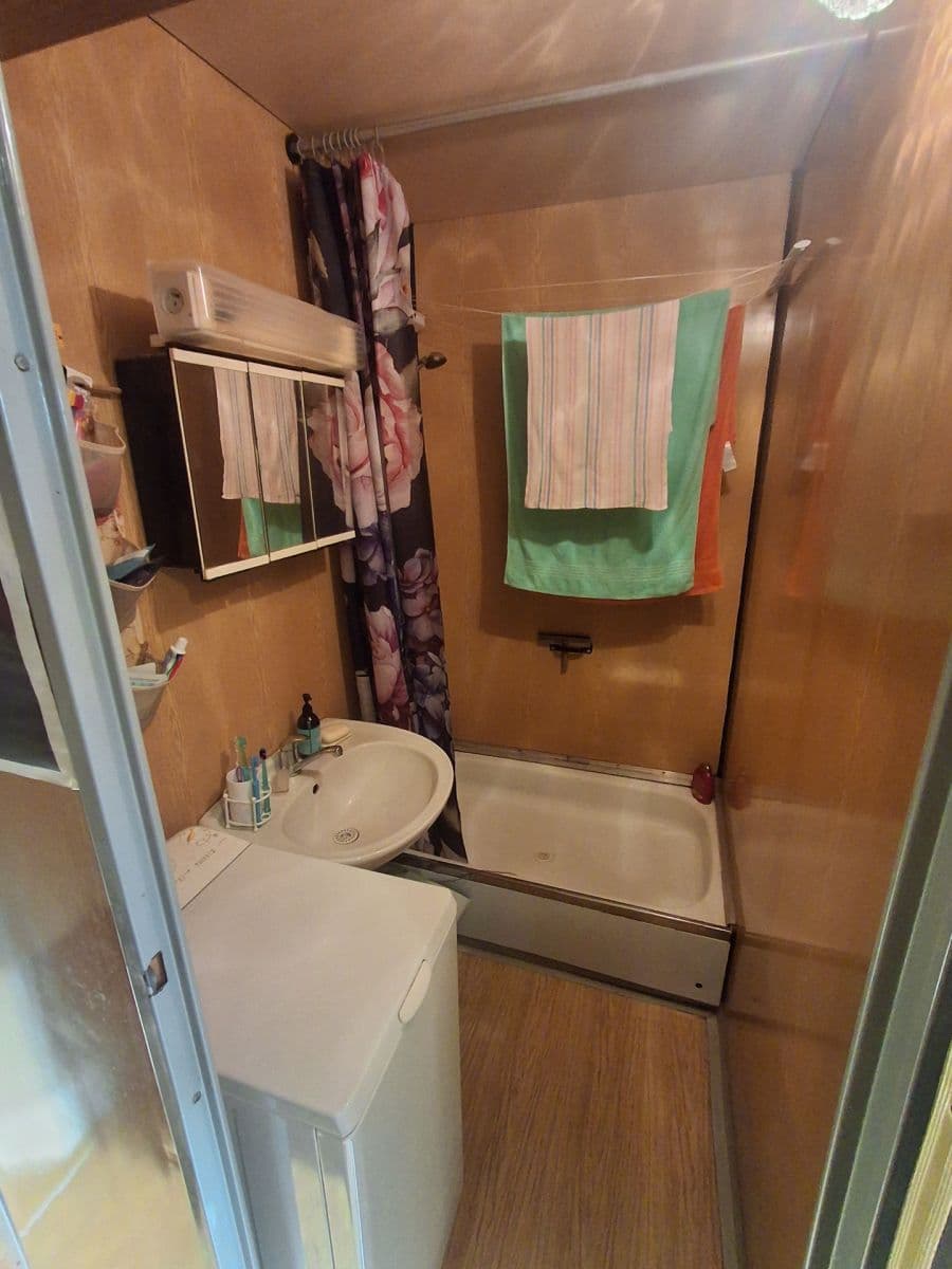 Predaj bytu 2-izbový 44 m², Kurčatovova, Praha, Praha Predaj bytu 2-izbový 44 m², Kurčatovova, Praha, Praha