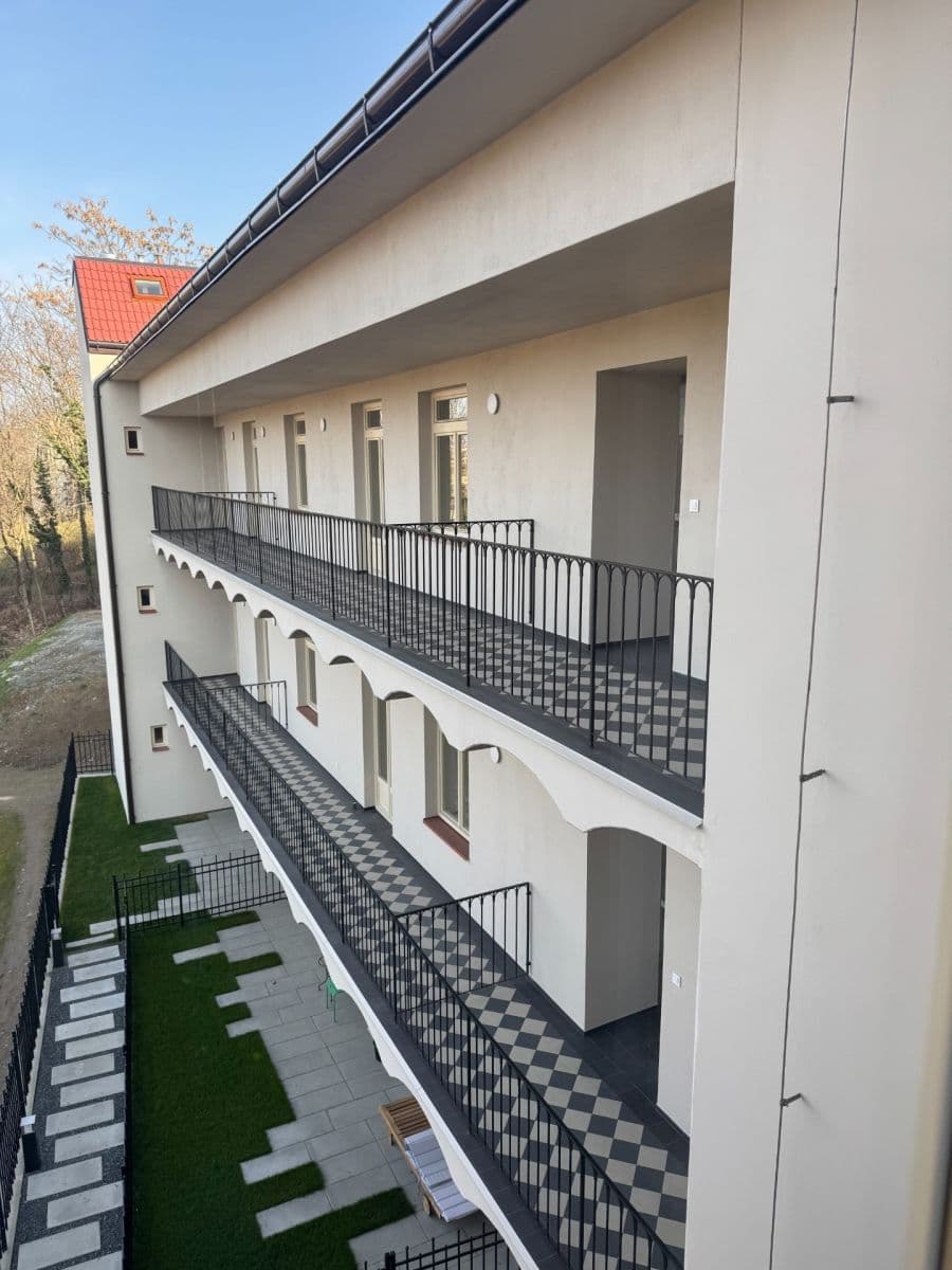 Prenájom bytu 1-izbový 34 m², Boleslavova, Praha, Praha Prenájom bytu 1-izbový 34 m², Boleslavova, Praha, Praha