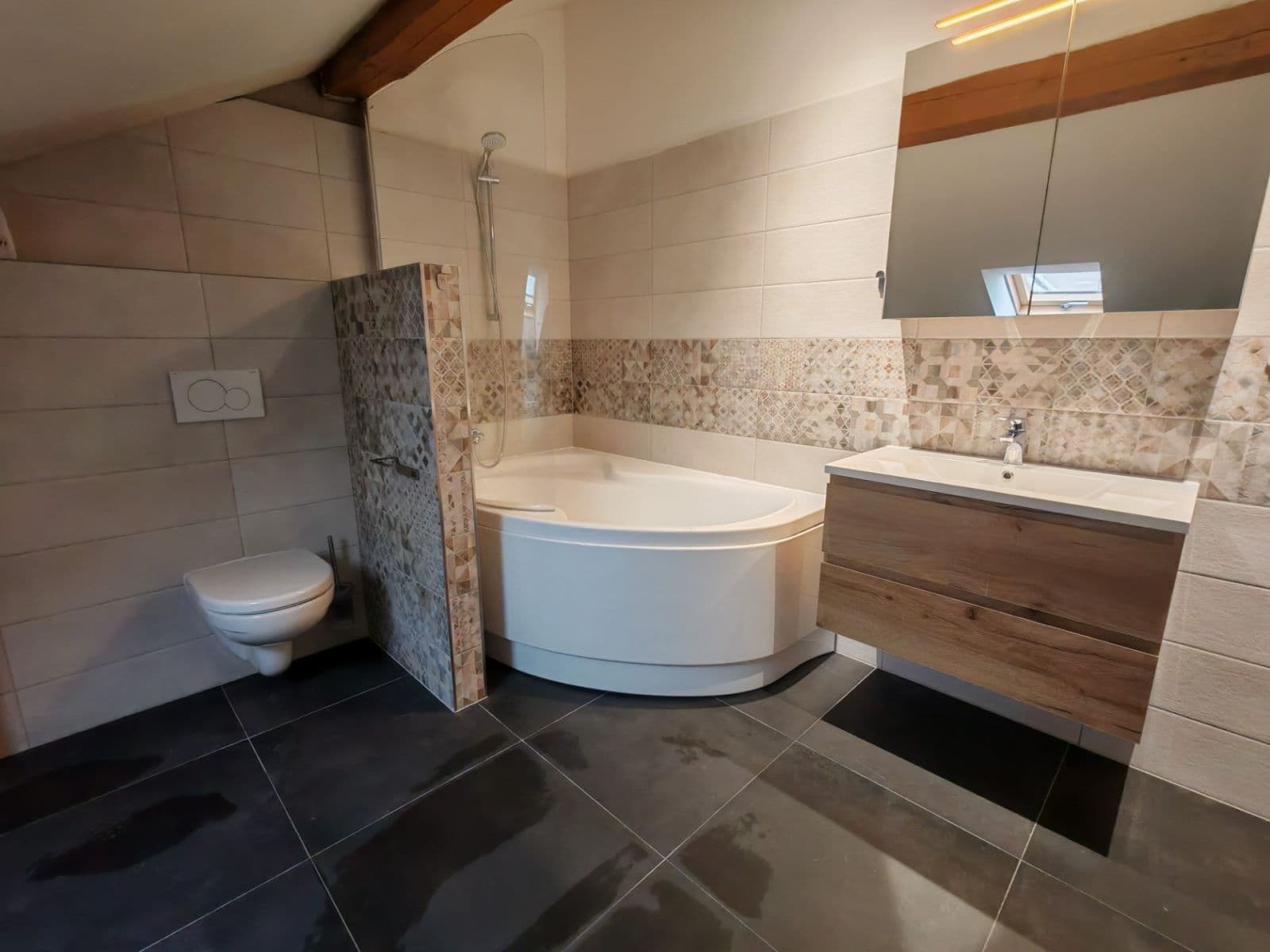 Prenájom bytu 2-izbový 94 m², Navrátilova, Praha, Praha Prenájom bytu 2-izbový 94 m², Navrátilova, Praha, Praha