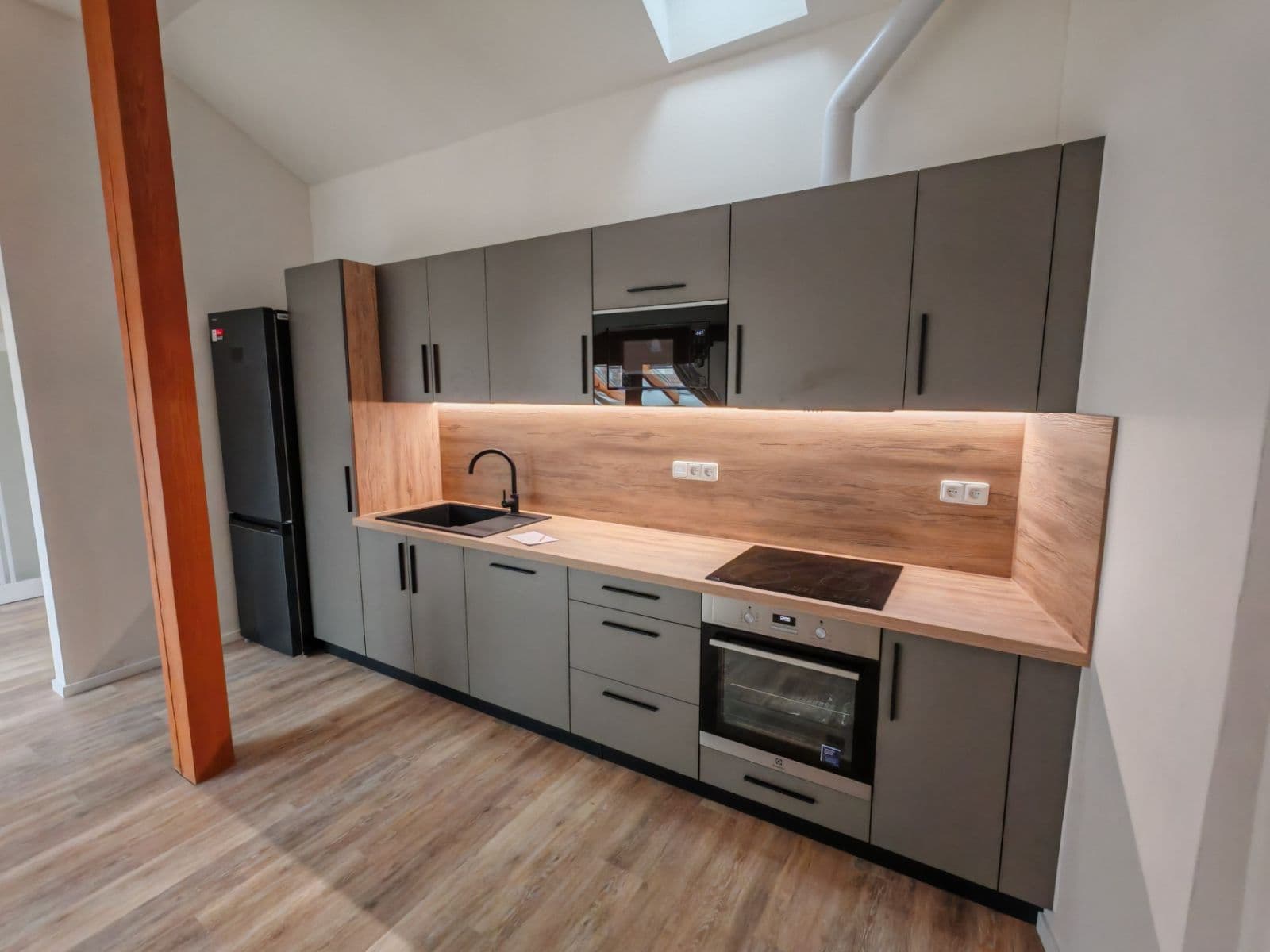 Prenájom bytu 2-izbový 94 m², Navrátilova, Praha, Praha Prenájom bytu 2-izbový 94 m², Navrátilova, Praha, Praha