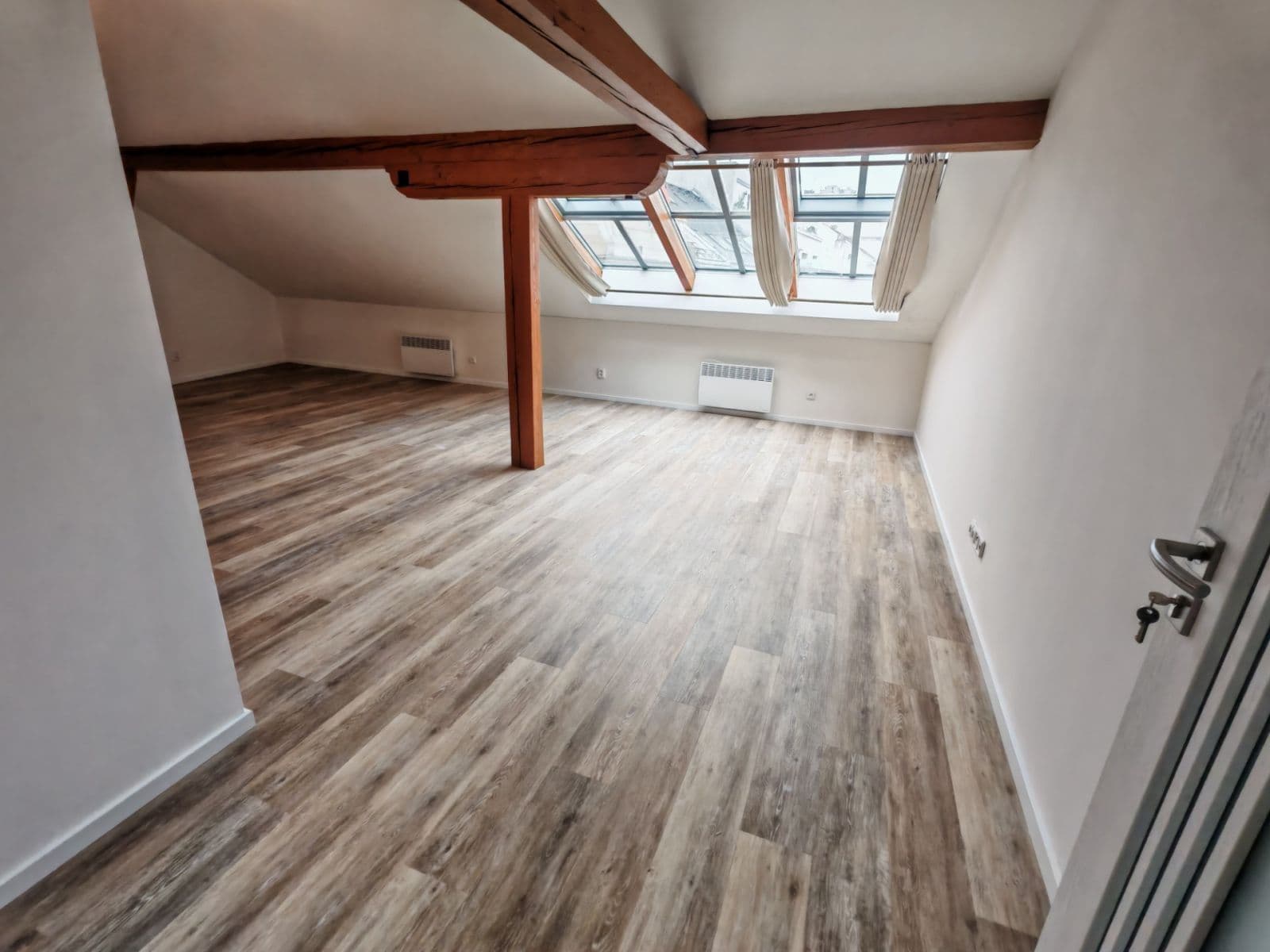 Prenájom bytu 2-izbový 94 m², Navrátilova, Praha, Praha Prenájom bytu 2-izbový 94 m², Navrátilova, Praha, Praha