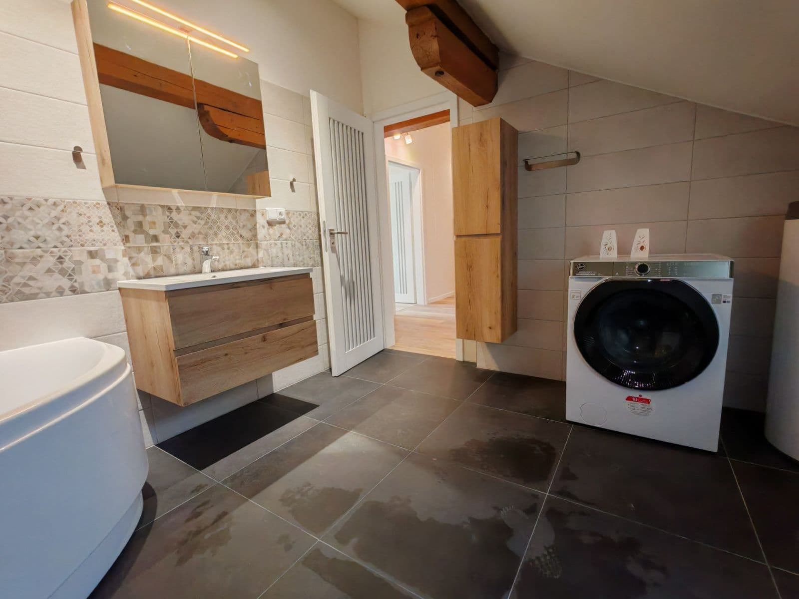 Prenájom bytu 2-izbový 94 m², Navrátilova, Praha, Praha Prenájom bytu 2-izbový 94 m², Navrátilova, Praha, Praha