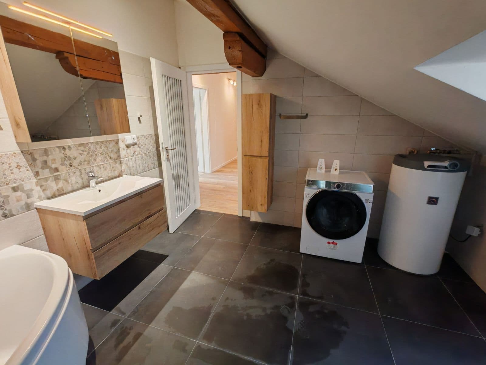 Prenájom bytu 2-izbový 94 m², Navrátilova, Praha, Praha Prenájom bytu 2-izbový 94 m², Navrátilova, Praha, Praha