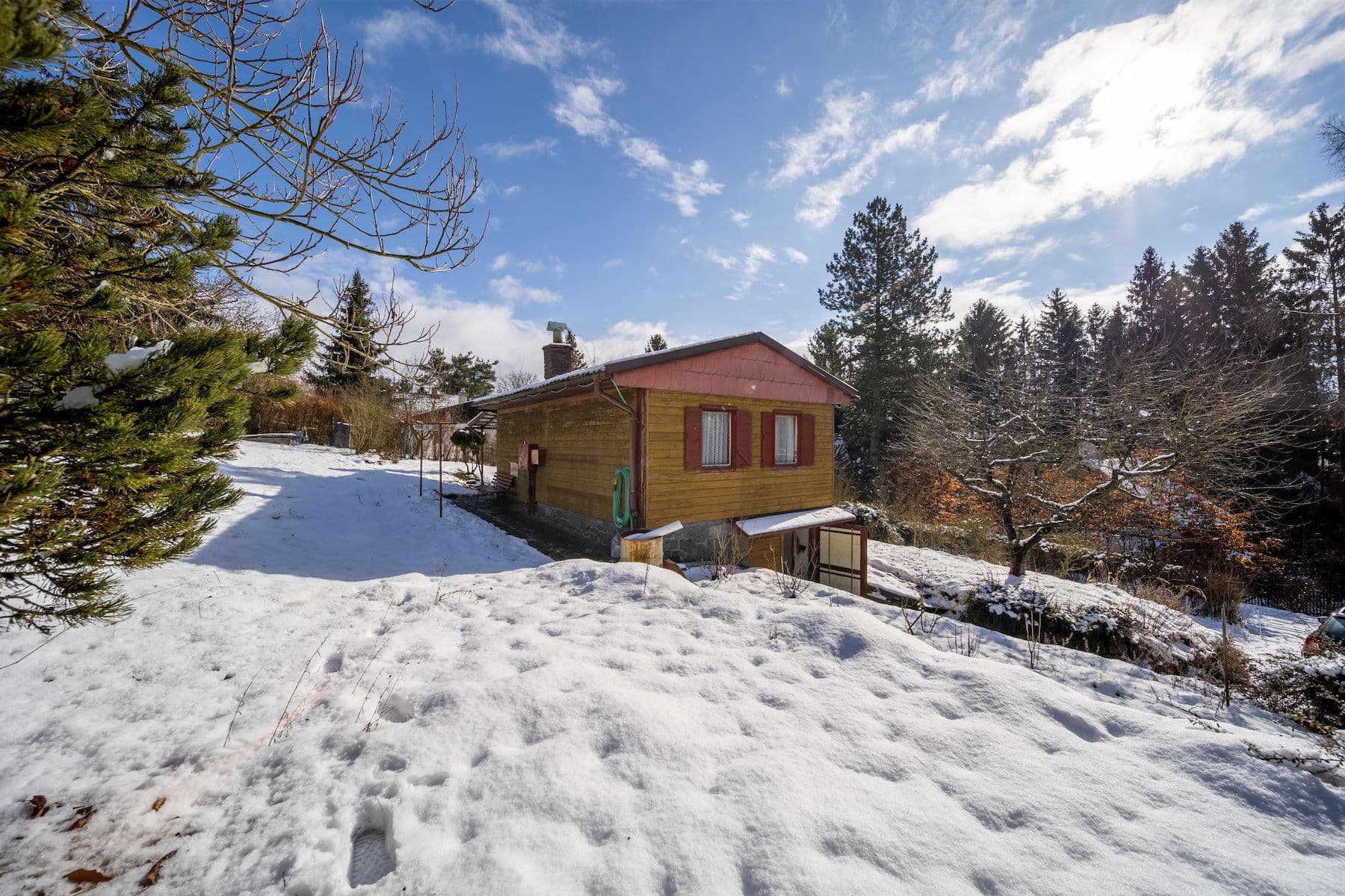 Predaj rekreačného objektu 41 m², pozemek 644 m², Orlík nad Vltavou, Jihočeský kraj Predaj rekreačného objektu 41 m², pozemek 644 m², Orlík nad Vltavou, Jihočeský kraj
