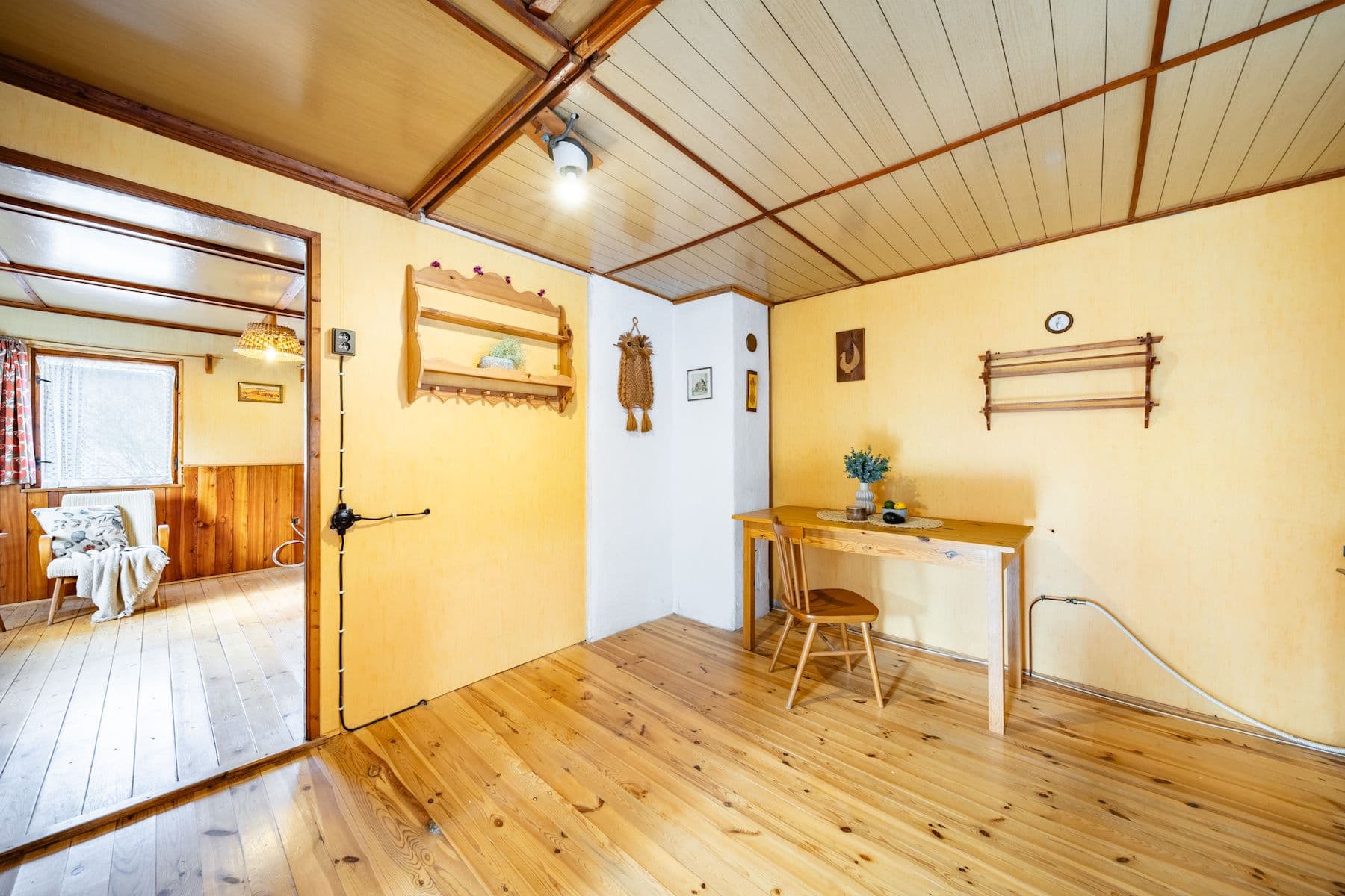 Predaj rekreačného objektu 41 m², pozemek 644 m², Orlík nad Vltavou, Jihočeský kraj Predaj rekreačného objektu 41 m², pozemek 644 m², Orlík nad Vltavou, Jihočeský kraj