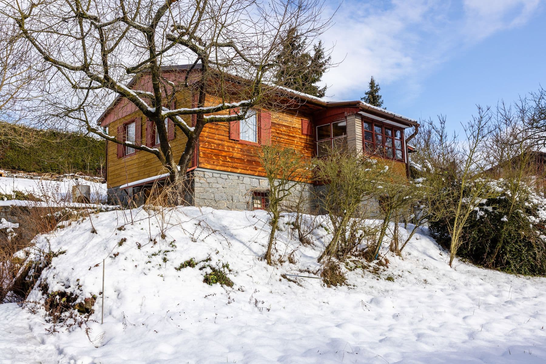 Predaj rekreačného objektu 41 m², pozemek 644 m², Orlík nad Vltavou, Jihočeský kraj Predaj rekreačného objektu 41 m², pozemek 644 m², Orlík nad Vltavou, Jihočeský kraj