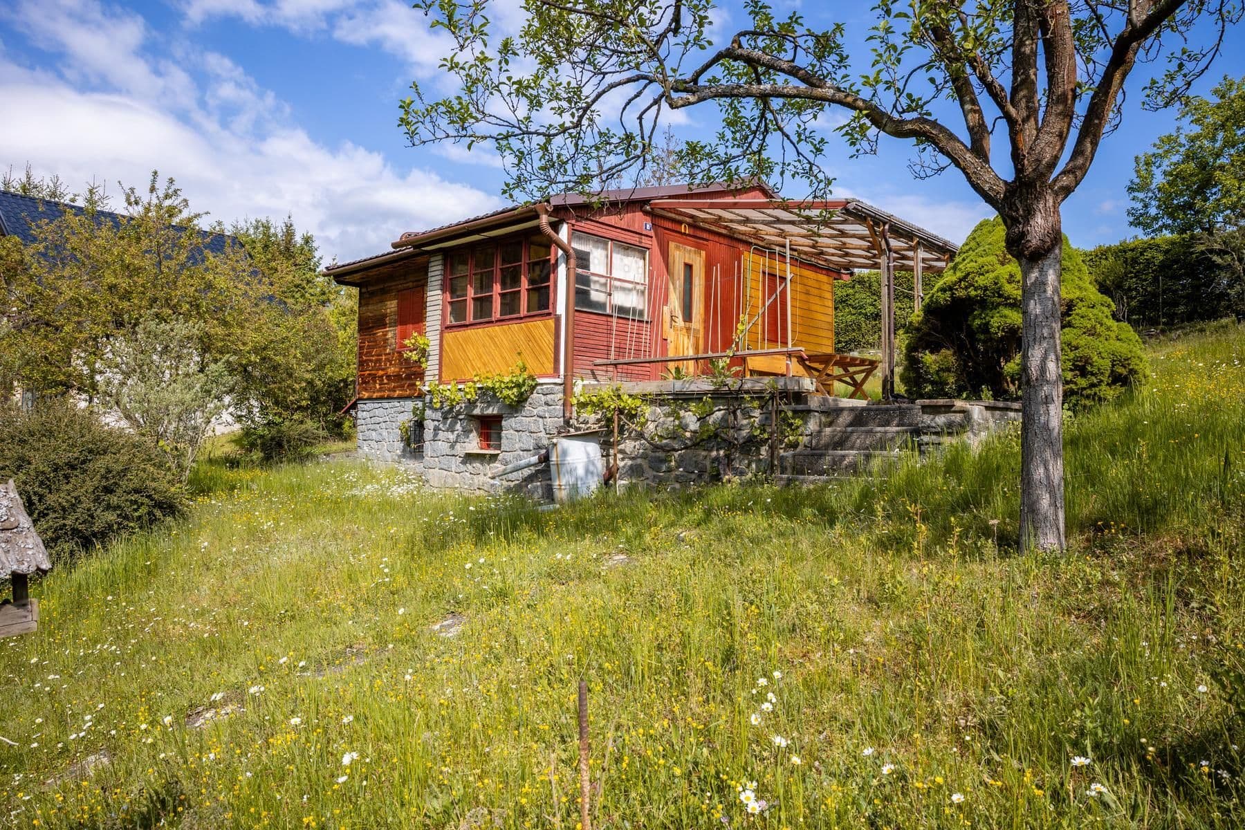 Predaj rekreačného objektu 41 m², pozemek 644 m², Orlík nad Vltavou, Jihočeský kraj Predaj rekreačného objektu 41 m², pozemek 644 m², Orlík nad Vltavou, Jihočeský kraj
