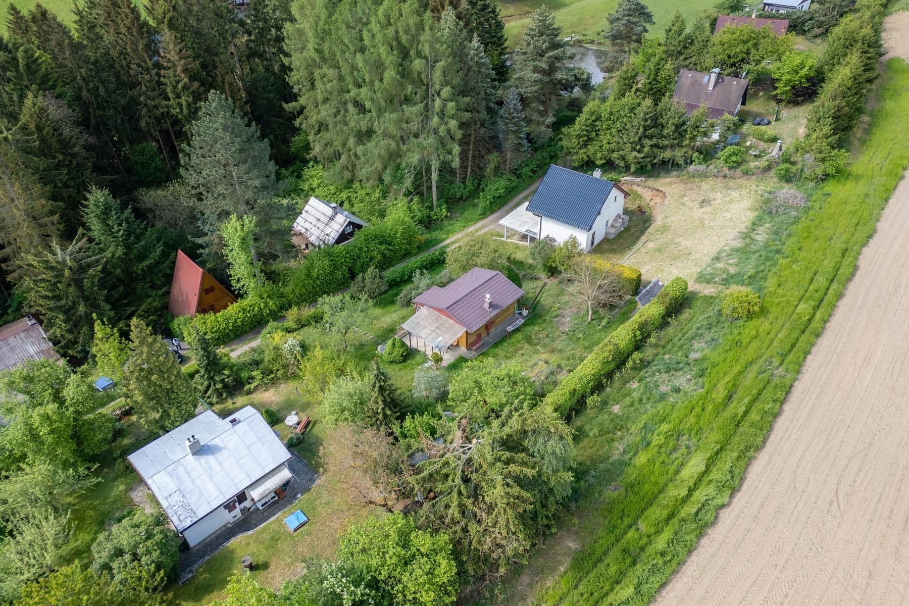 Predaj rekreačného objektu 41 m², pozemek 644 m², Orlík nad Vltavou, Jihočeský kraj Predaj rekreačného objektu 41 m², pozemek 644 m², Orlík nad Vltavou, Jihočeský kraj