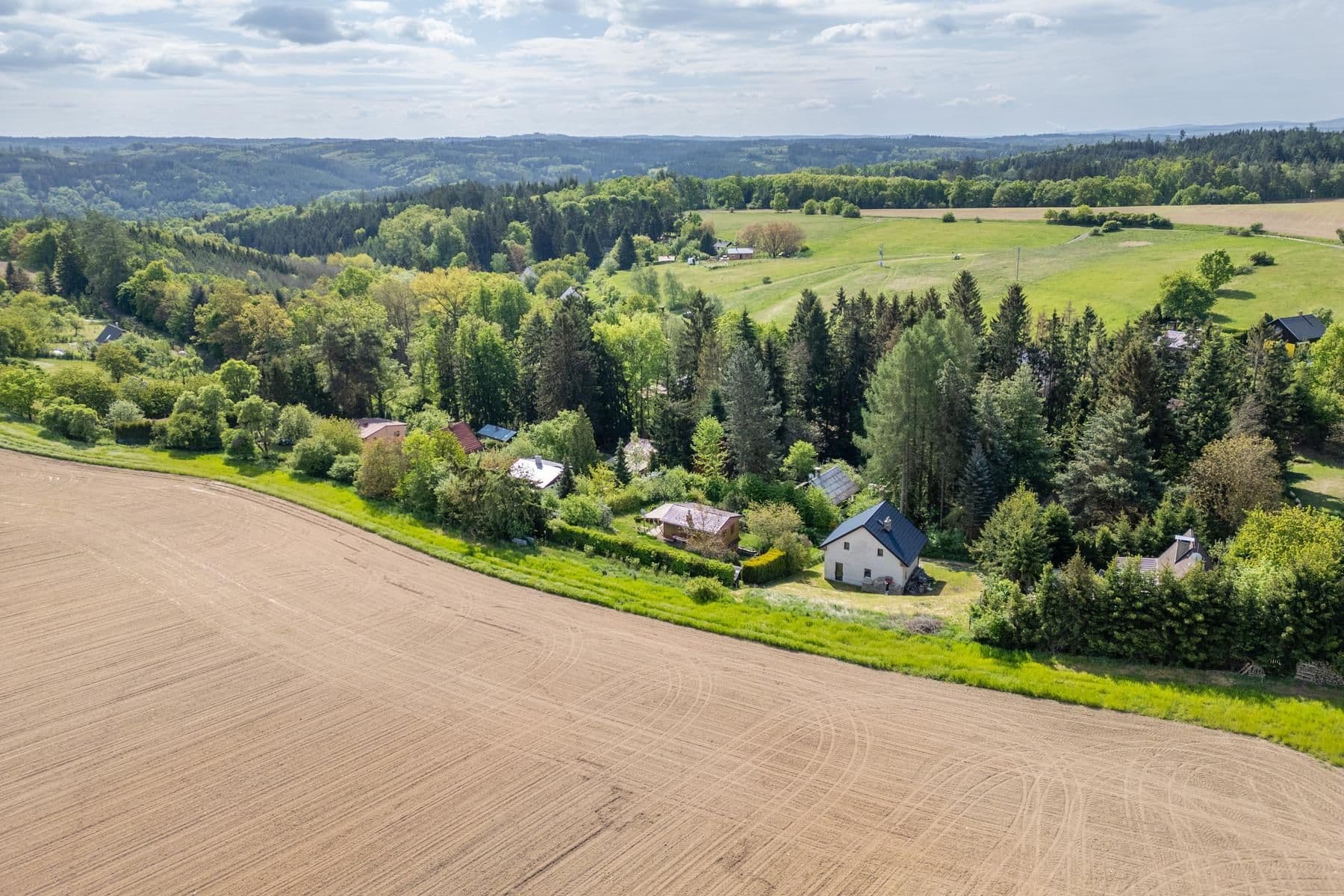 Predaj rekreačného objektu 41 m², pozemek 644 m², Orlík nad Vltavou, Jihočeský kraj Predaj rekreačného objektu 41 m², pozemek 644 m², Orlík nad Vltavou, Jihočeský kraj