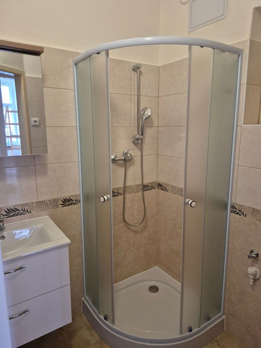 Prenájom bytu 2-izbový 52 m², Jana Zajíce, Praha, Praha Prenájom bytu 2-izbový 52 m², Jana Zajíce, Praha, Praha