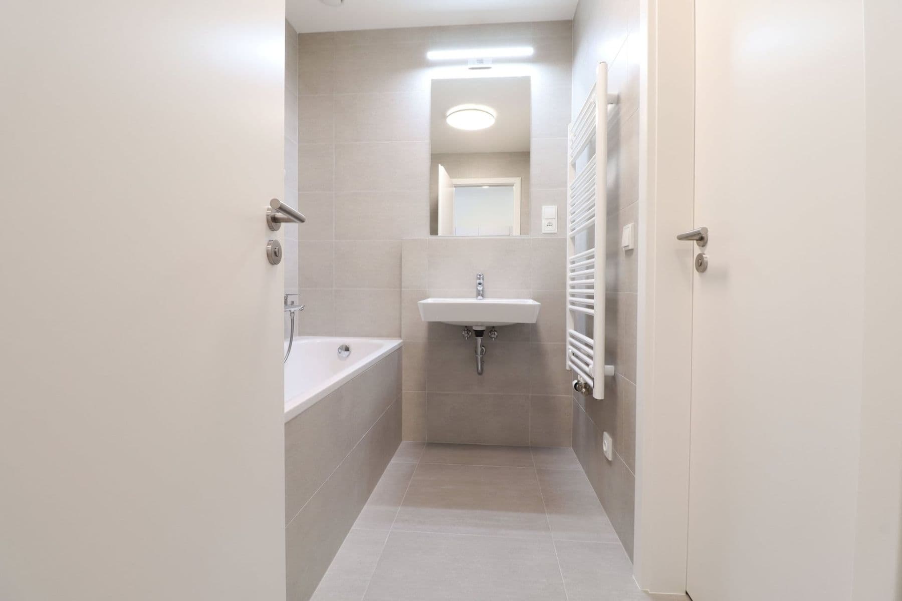 Prenájom bytu 2-izbový 43 m², V háji, Praha, Praha Prenájom bytu 2-izbový 43 m², V háji, Praha, Praha