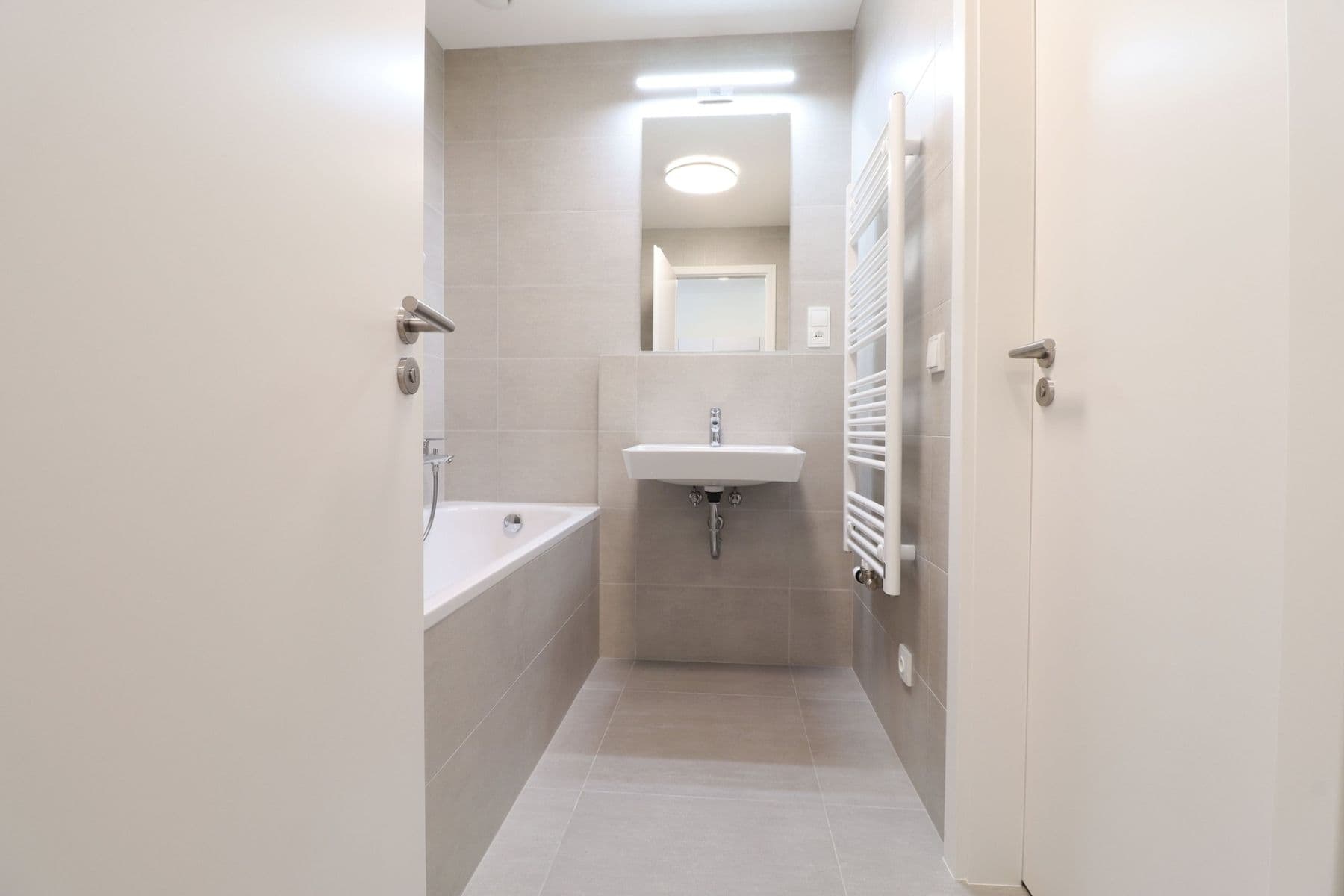 Prenájom bytu 2-izbový 43 m², V háji, Praha, Praha Prenájom bytu 2-izbový 43 m², V háji, Praha, Praha