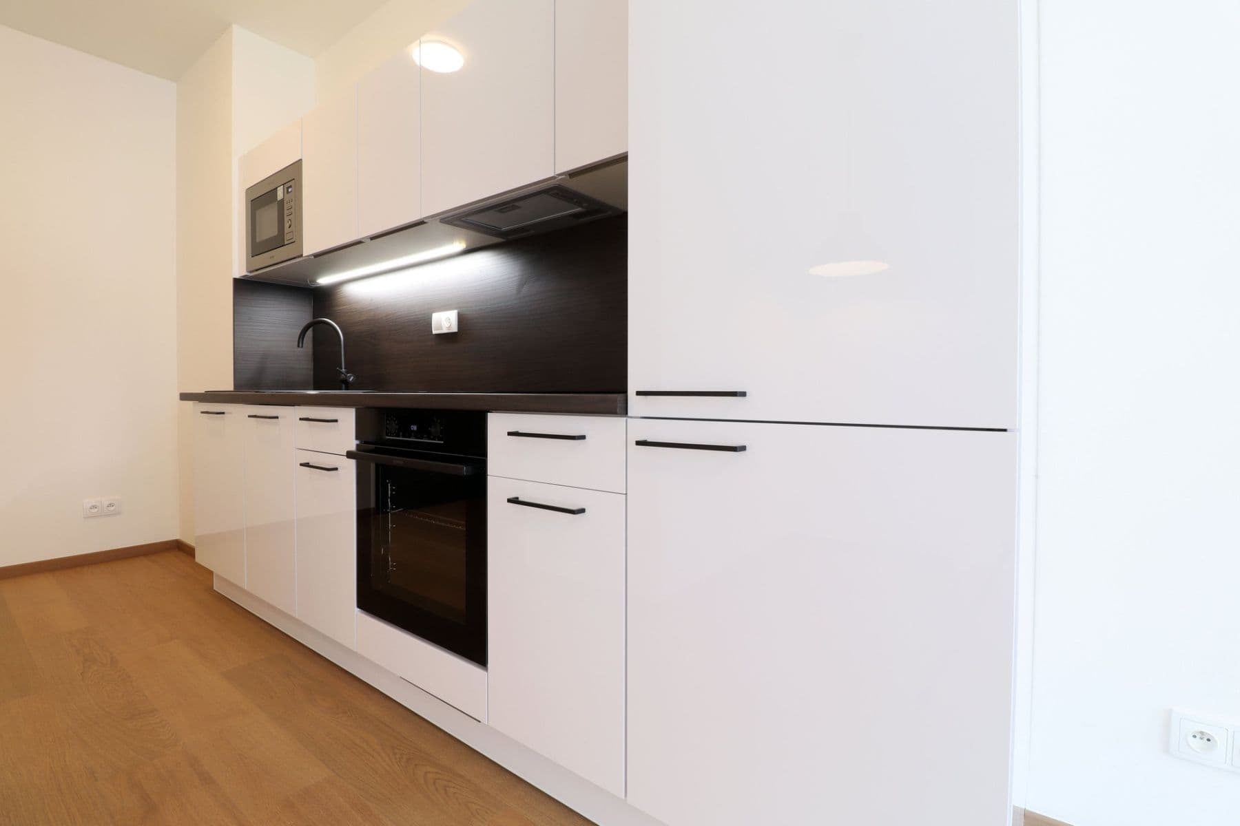Prenájom bytu 2-izbový 43 m², V háji, Praha, Praha Prenájom bytu 2-izbový 43 m², V háji, Praha, Praha