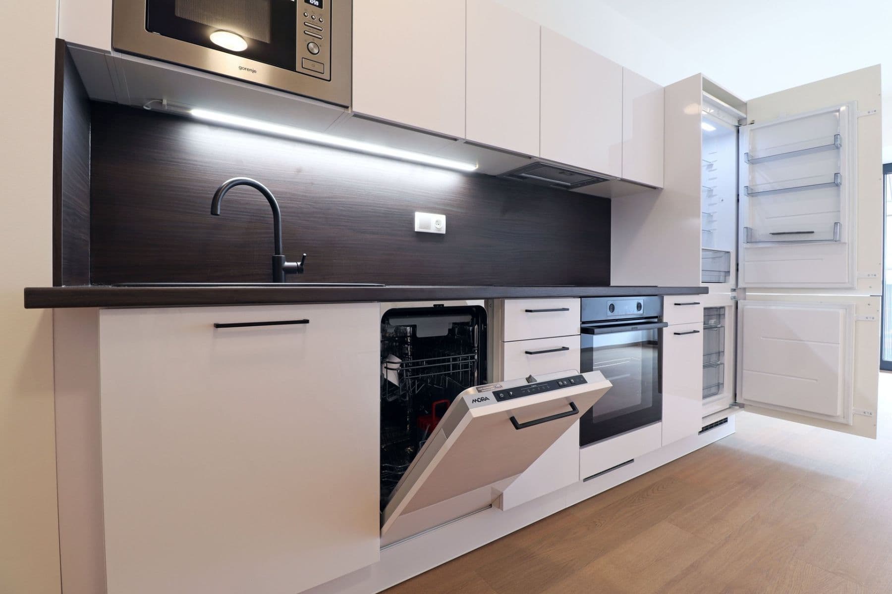Prenájom bytu 2-izbový 43 m², V háji, Praha, Praha Prenájom bytu 2-izbový 43 m², V háji, Praha, Praha