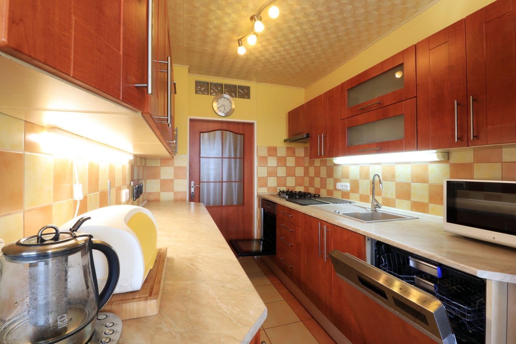 Prenájom bytu 3-izbový 73 m², Nevanova, Praha, Praha Prenájom bytu 3-izbový 73 m², Nevanova, Praha, Praha