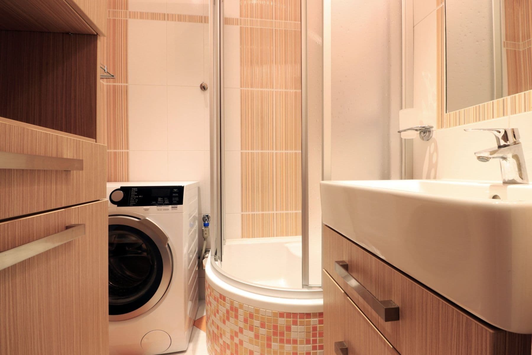 Prenájom bytu 3-izbový 73 m², Nevanova, Praha, Praha Prenájom bytu 3-izbový 73 m², Nevanova, Praha, Praha