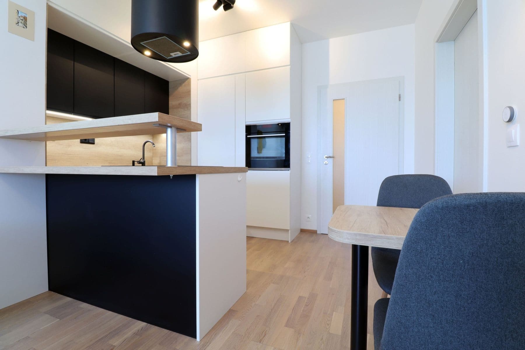Prenájom bytu 2-izbový 49 m², Waltariho, Praha, Praha Prenájom bytu 2-izbový 49 m², Waltariho, Praha, Praha