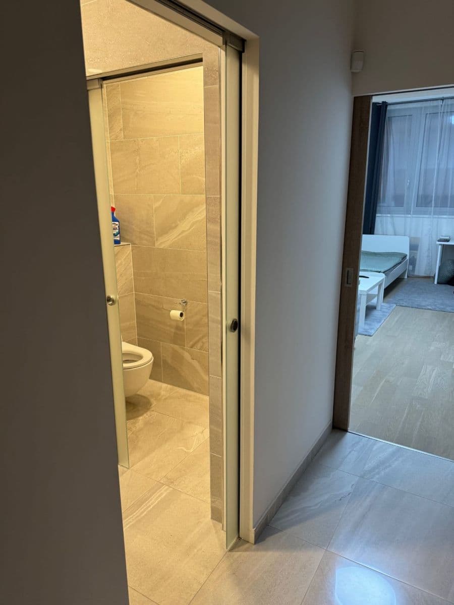 Prenájom bytu 1-izbový 33 m², Kurta Konráda, Praha, Praha Prenájom bytu 1-izbový 33 m², Kurta Konráda, Praha, Praha