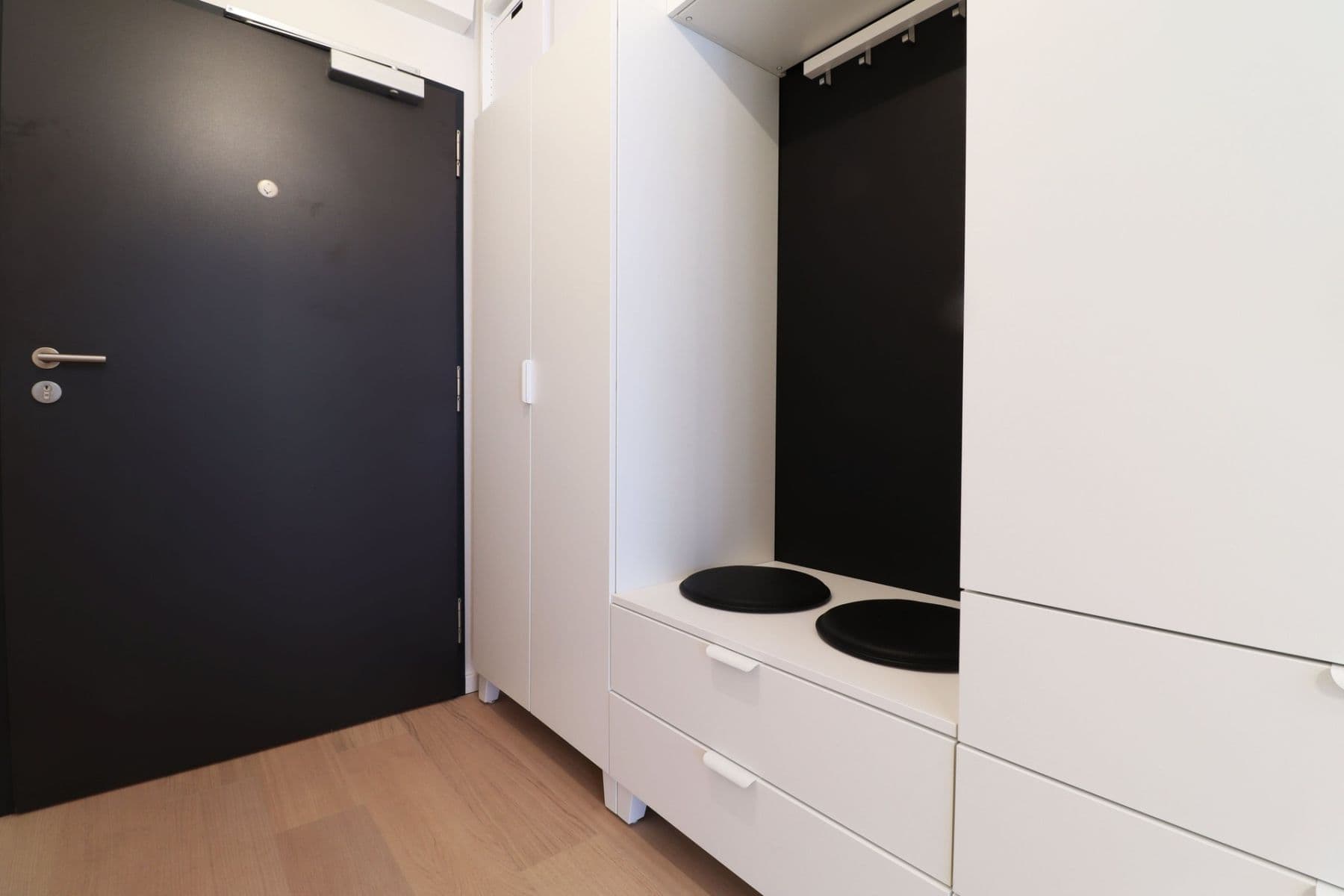 Prenájom bytu 1-izbový 28 m², V háji, Praha, Praha Prenájom bytu 1-izbový 28 m², V háji, Praha, Praha