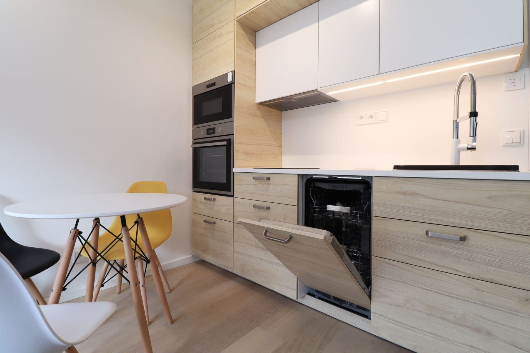 Prenájom bytu 1-izbový 28 m², V háji, Praha, Praha Prenájom bytu 1-izbový 28 m², V háji, Praha, Praha