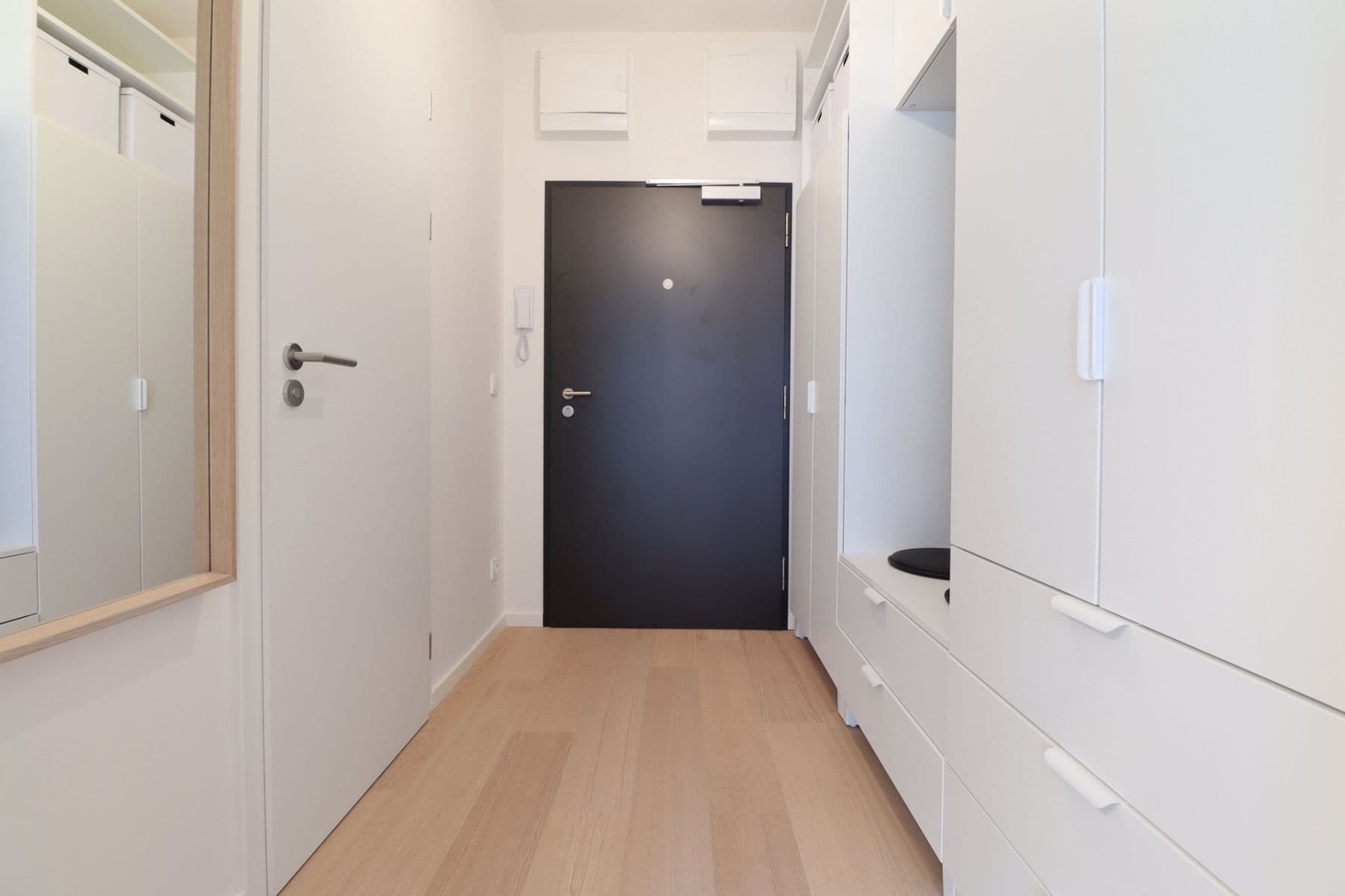 Prenájom bytu 1-izbový 28 m², V háji, Praha, Praha Prenájom bytu 1-izbový 28 m², V háji, Praha, Praha