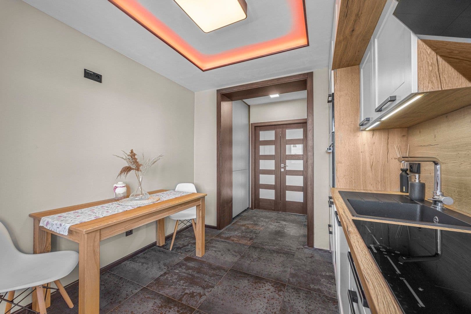 Prenájom bytu 2-izbový 50 m², Sklářská, Poděbrady, Středočeský kraj Prenájom bytu 2-izbový 50 m², Sklářská, Poděbrady, Středočeský kraj