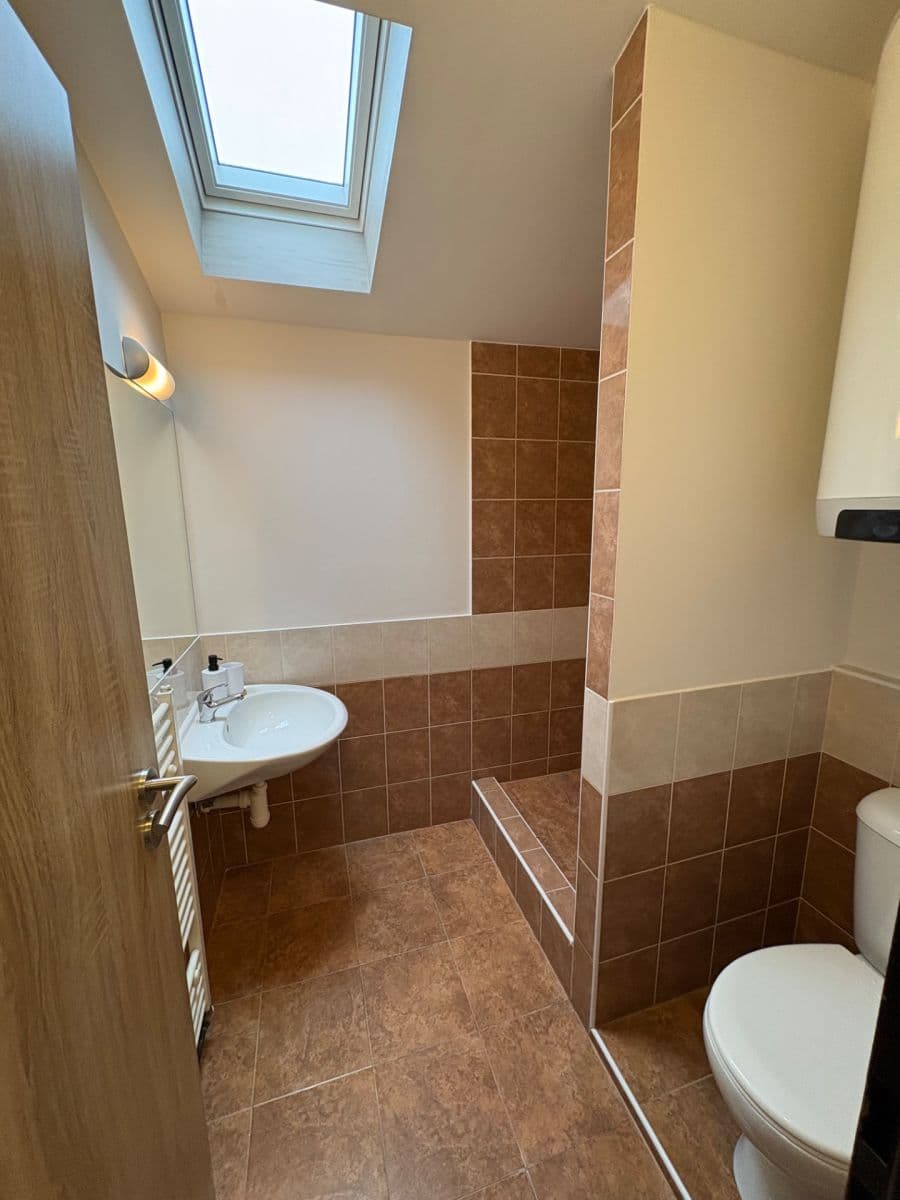 Prenájom bytu 2-izbový 44 m², Nádražní, Líbeznice, Středočeský kraj Prenájom bytu 2-izbový 44 m², Nádražní, Líbeznice, Středočeský kraj