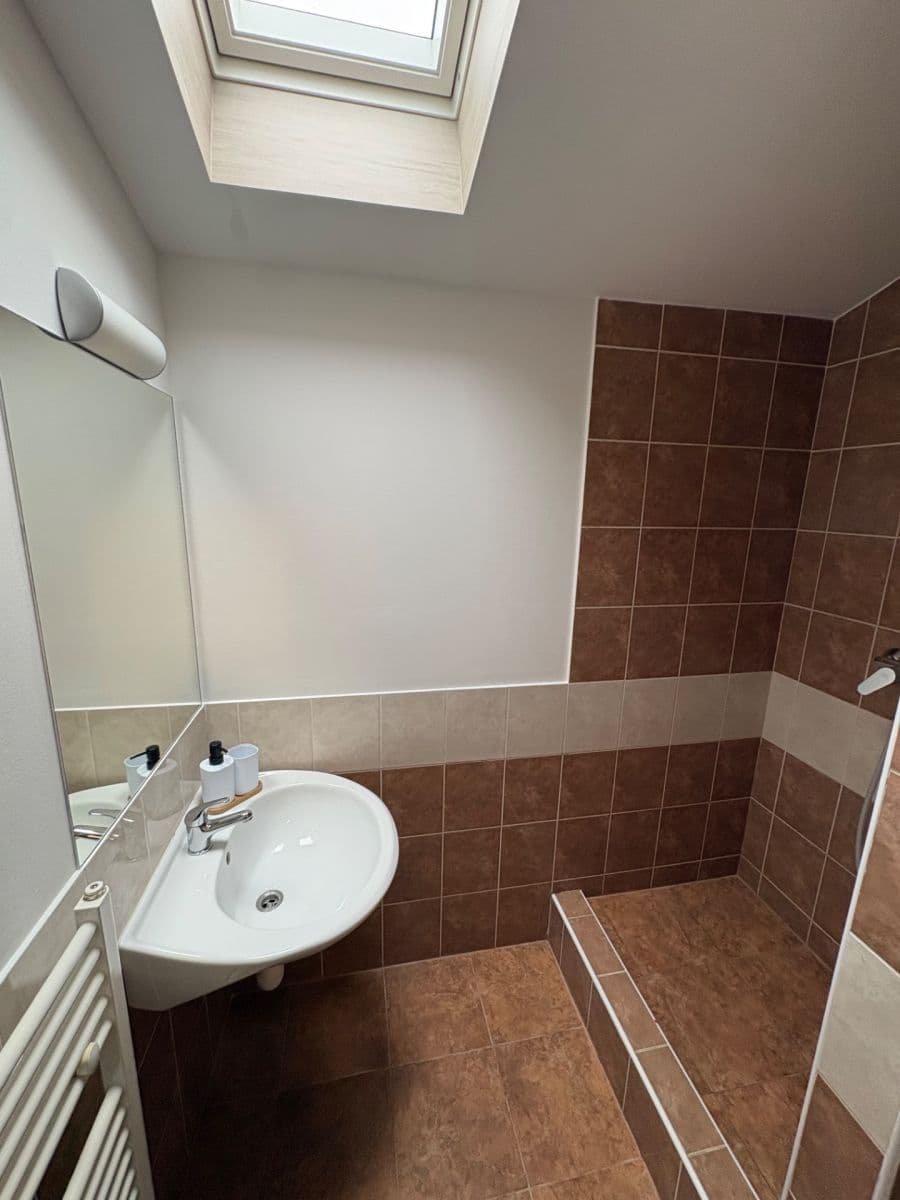 Prenájom bytu 2-izbový 44 m², Nádražní, Líbeznice, Středočeský kraj Prenájom bytu 2-izbový 44 m², Nádražní, Líbeznice, Středočeský kraj