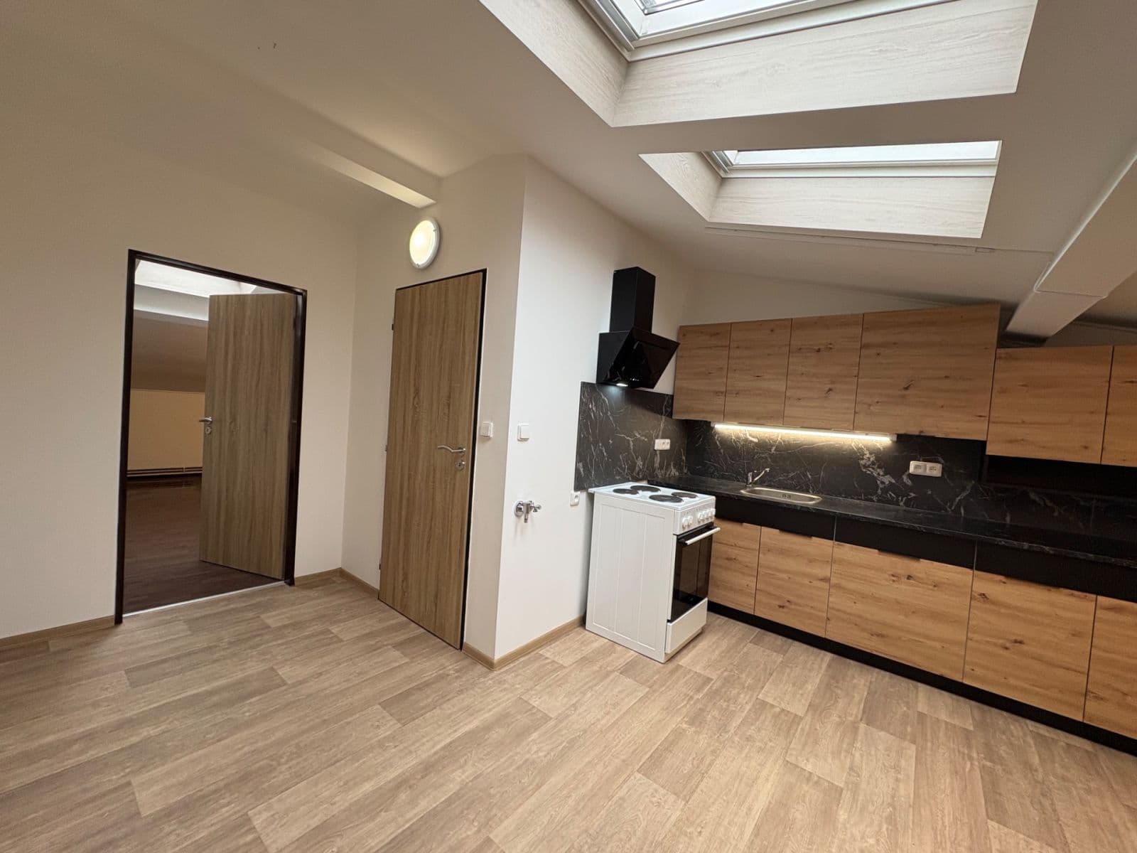 Prenájom bytu 2-izbový 44 m², Nádražní, Líbeznice, Středočeský kraj Prenájom bytu 2-izbový 44 m², Nádražní, Líbeznice, Středočeský kraj