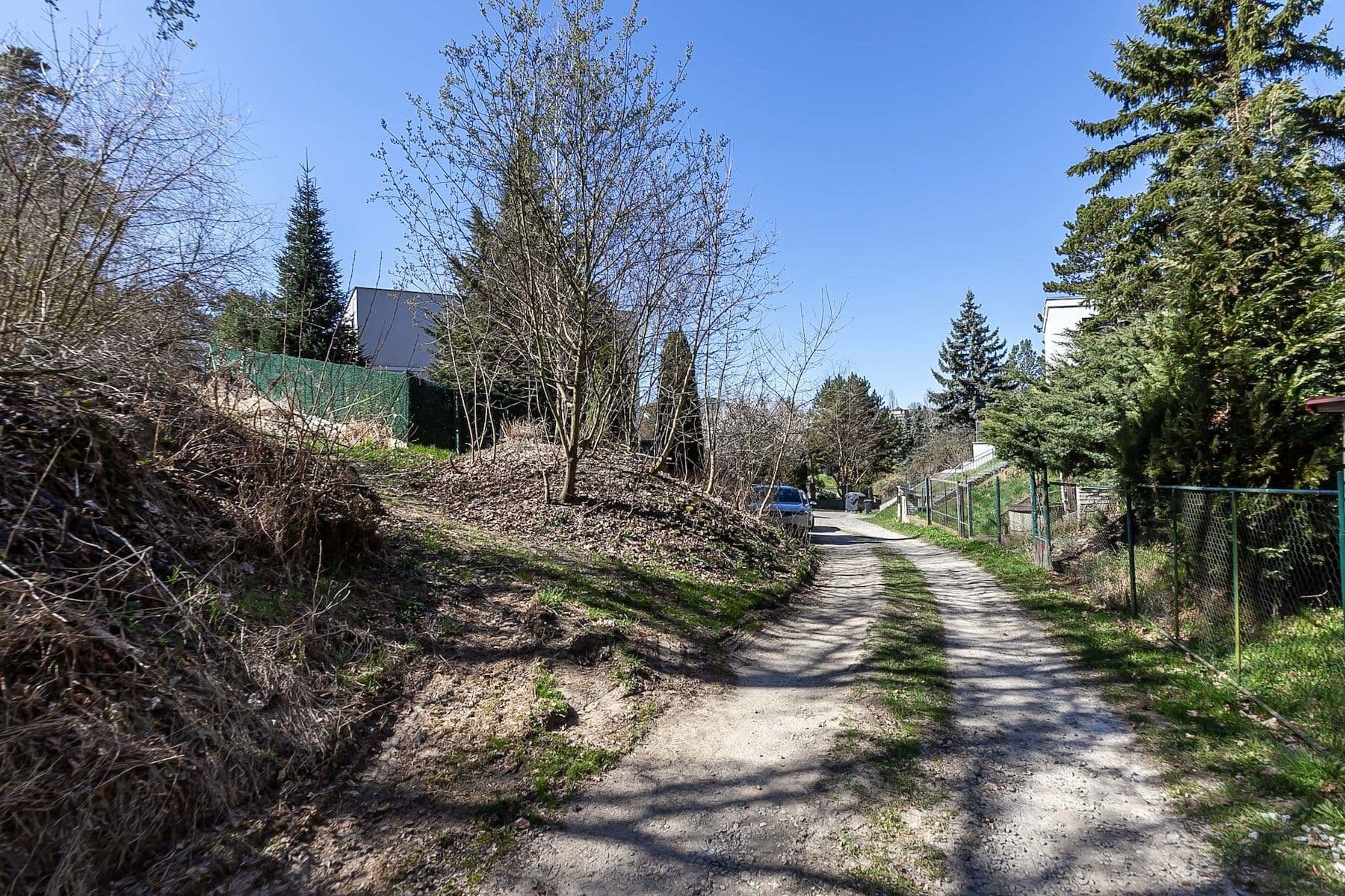 Predaj pozemku 910 m², Pod Višňovkou, Statenice, Středočeský kraj Predaj pozemku 910 m², Pod Višňovkou, Statenice, Středočeský kraj