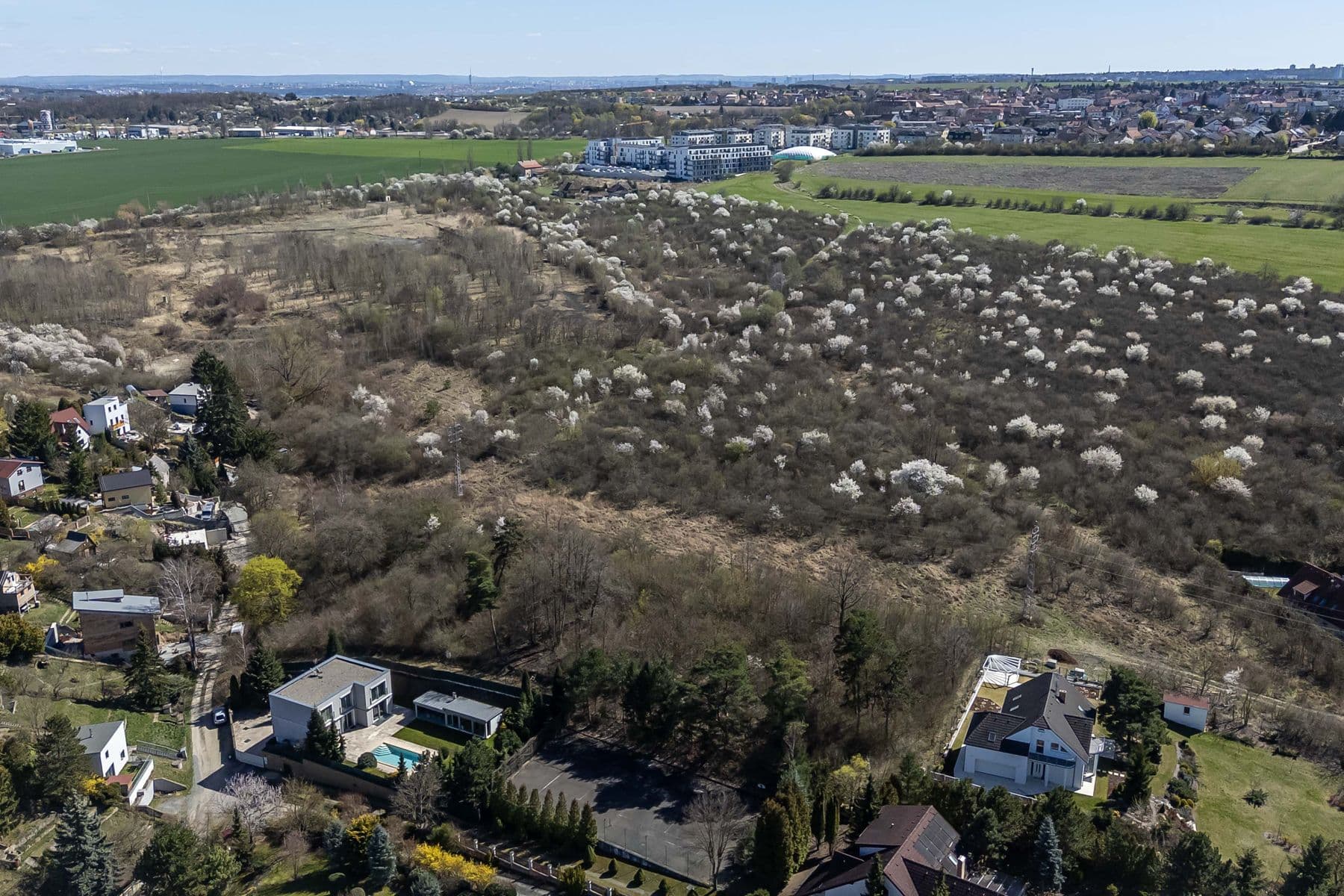 Predaj pozemku 910 m², Pod Višňovkou, Statenice, Středočeský kraj Predaj pozemku 910 m², Pod Višňovkou, Statenice, Středočeský kraj