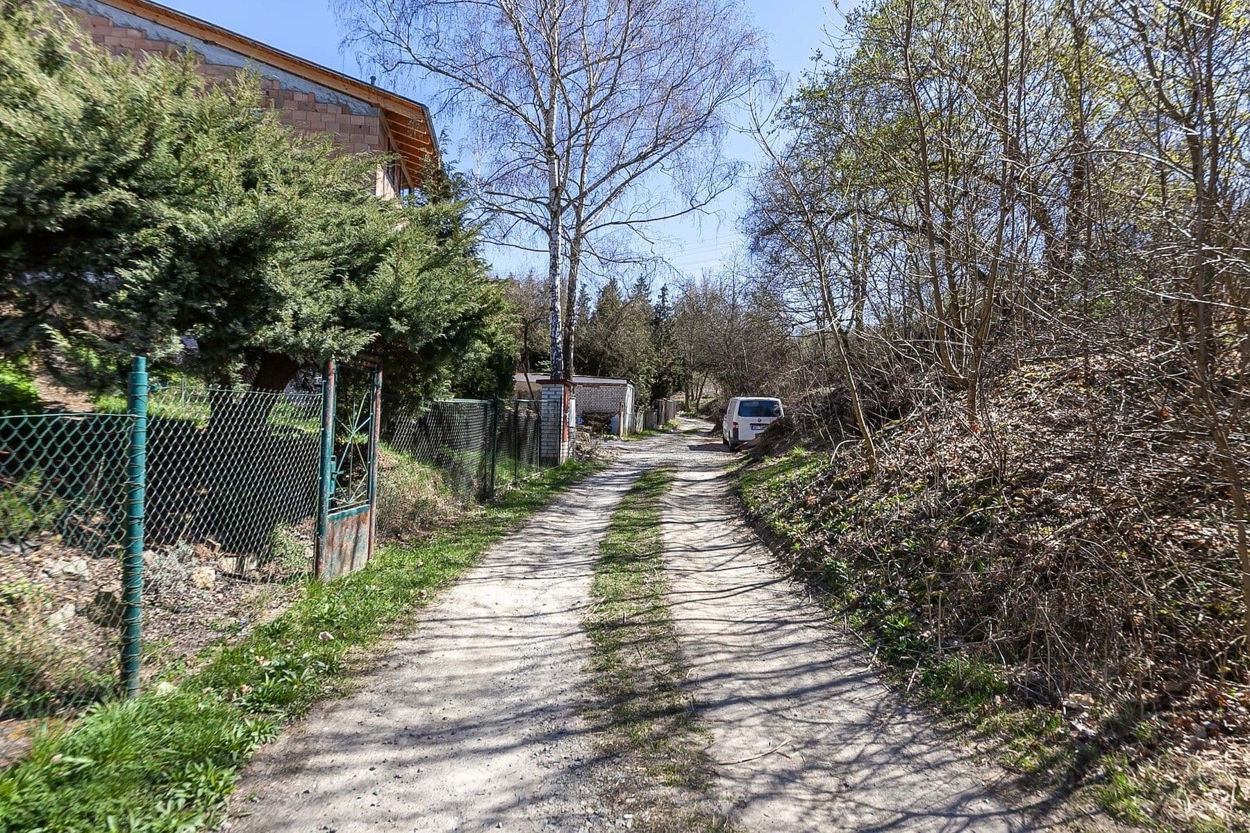 Predaj pozemku 910 m², Pod Višňovkou, Statenice, Středočeský kraj Predaj pozemku 910 m², Pod Višňovkou, Statenice, Středočeský kraj