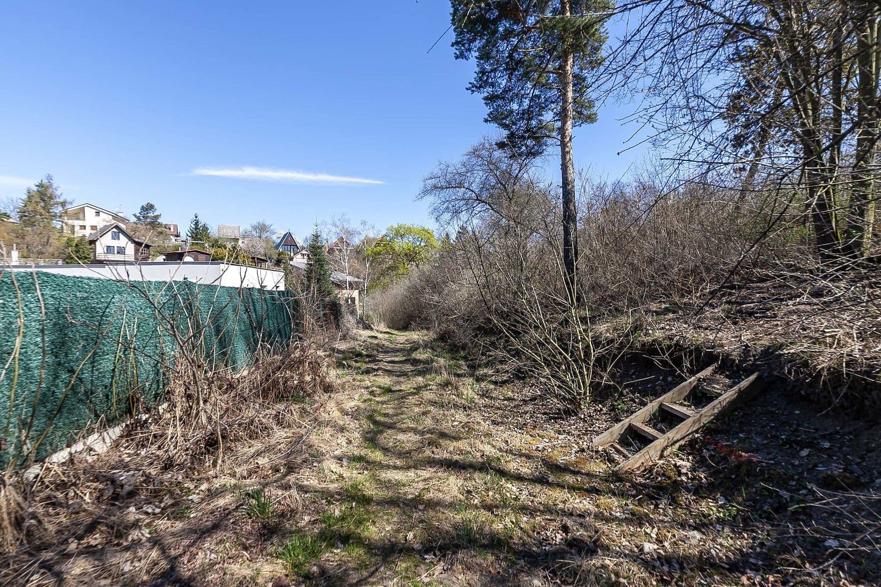 Predaj pozemku 910 m², Pod Višňovkou, Statenice, Středočeský kraj Predaj pozemku 910 m², Pod Višňovkou, Statenice, Středočeský kraj