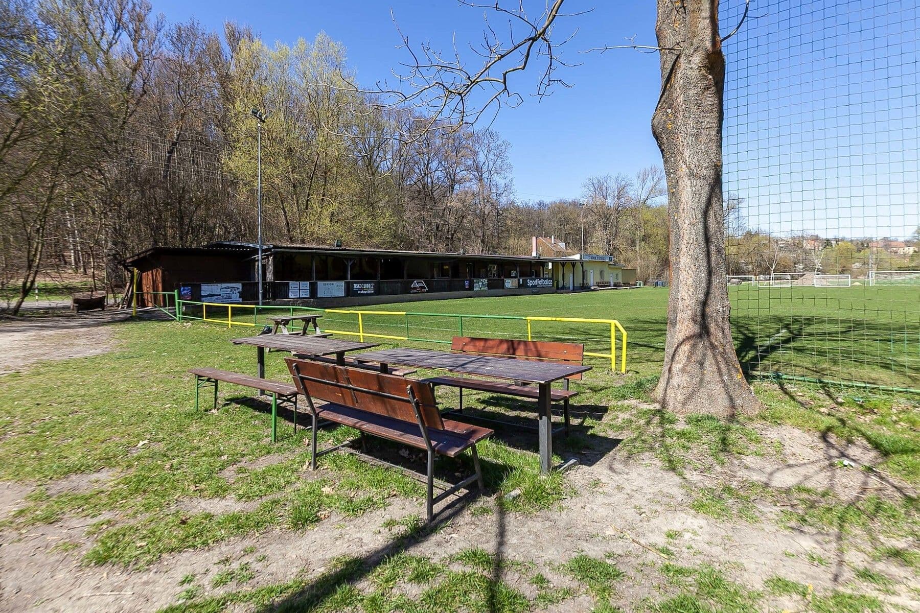 Predaj pozemku 910 m², Pod Višňovkou, Statenice, Středočeský kraj Predaj pozemku 910 m², Pod Višňovkou, Statenice, Středočeský kraj