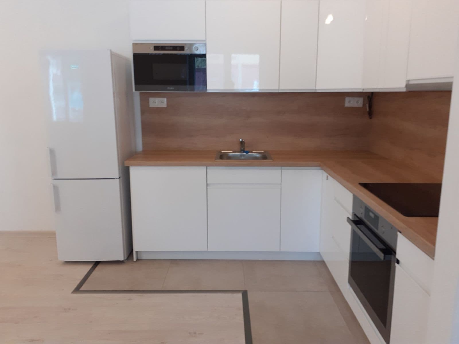 Prenájom bytu 1-izbový 35 m², Rakouská, Milovice, Středočeský kraj Prenájom bytu 1-izbový 35 m², Rakouská, Milovice, Středočeský kraj