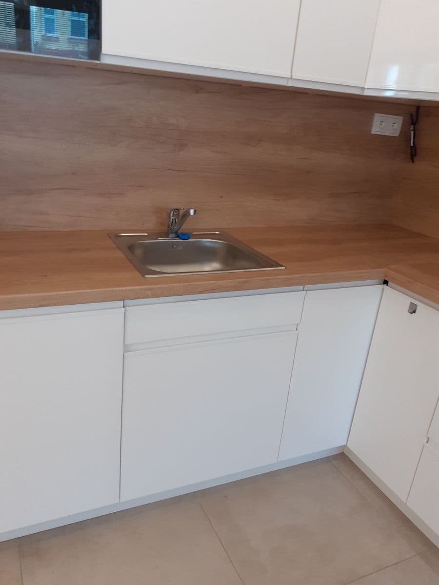 Prenájom bytu 1-izbový 35 m², Rakouská, Milovice, Středočeský kraj Prenájom bytu 1-izbový 35 m², Rakouská, Milovice, Středočeský kraj