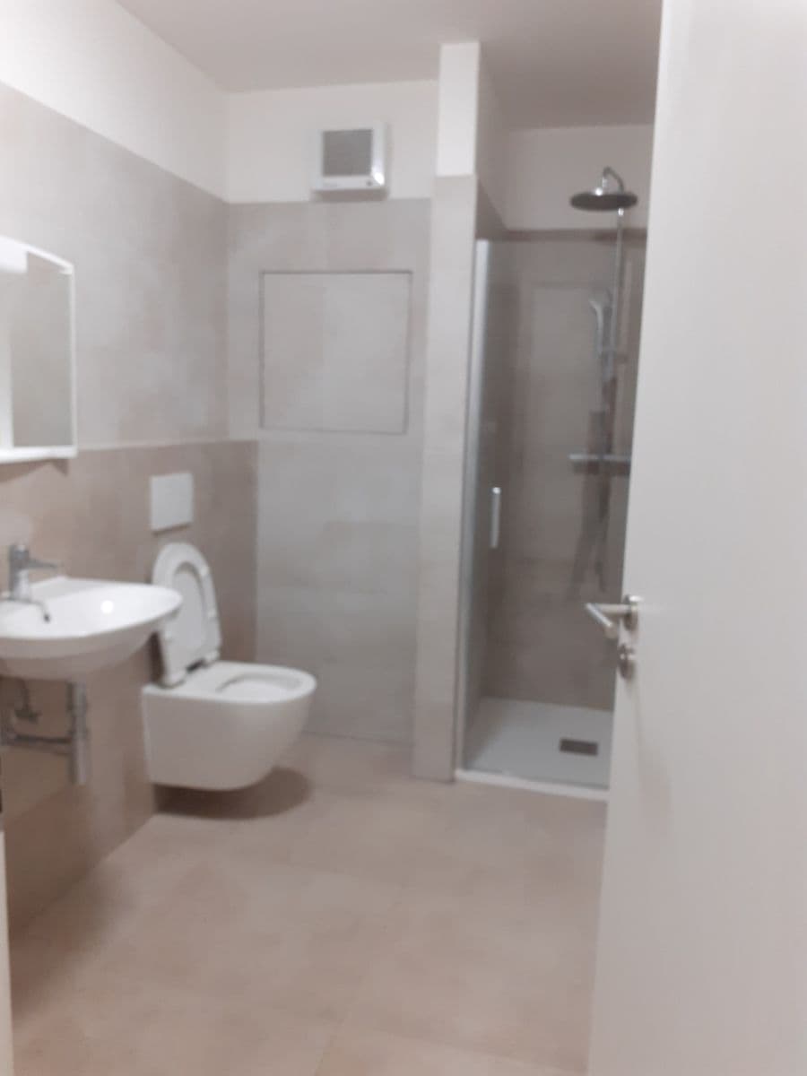 Prenájom bytu 1-izbový 35 m², Rakouská, Milovice, Středočeský kraj Prenájom bytu 1-izbový 35 m², Rakouská, Milovice, Středočeský kraj