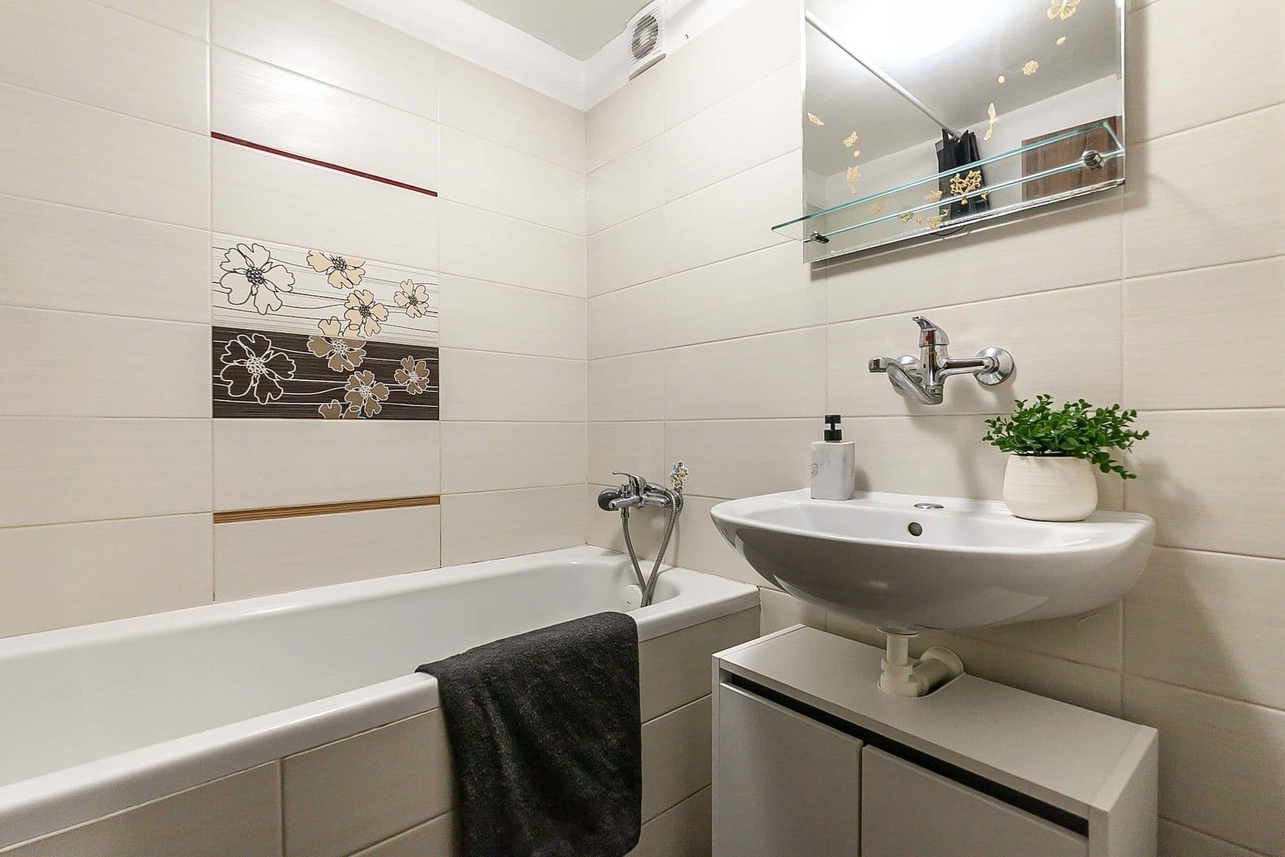 Predaj bytu 2-izbový 48 m², V Bytovkách, Praha, Praha Predaj bytu 2-izbový 48 m², V Bytovkách, Praha, Praha