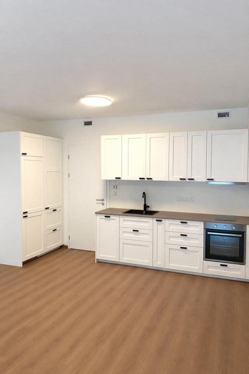 Prenájom bytu 1-izbový 35 m², Poděbradská, Praha, Praha Prenájom bytu 1-izbový 35 m², Poděbradská, Praha, Praha