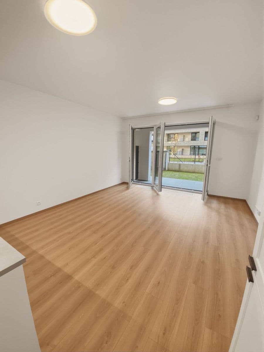 Prenájom bytu 1-izbový 35 m², Poděbradská, Praha, Praha Prenájom bytu 1-izbový 35 m², Poděbradská, Praha, Praha